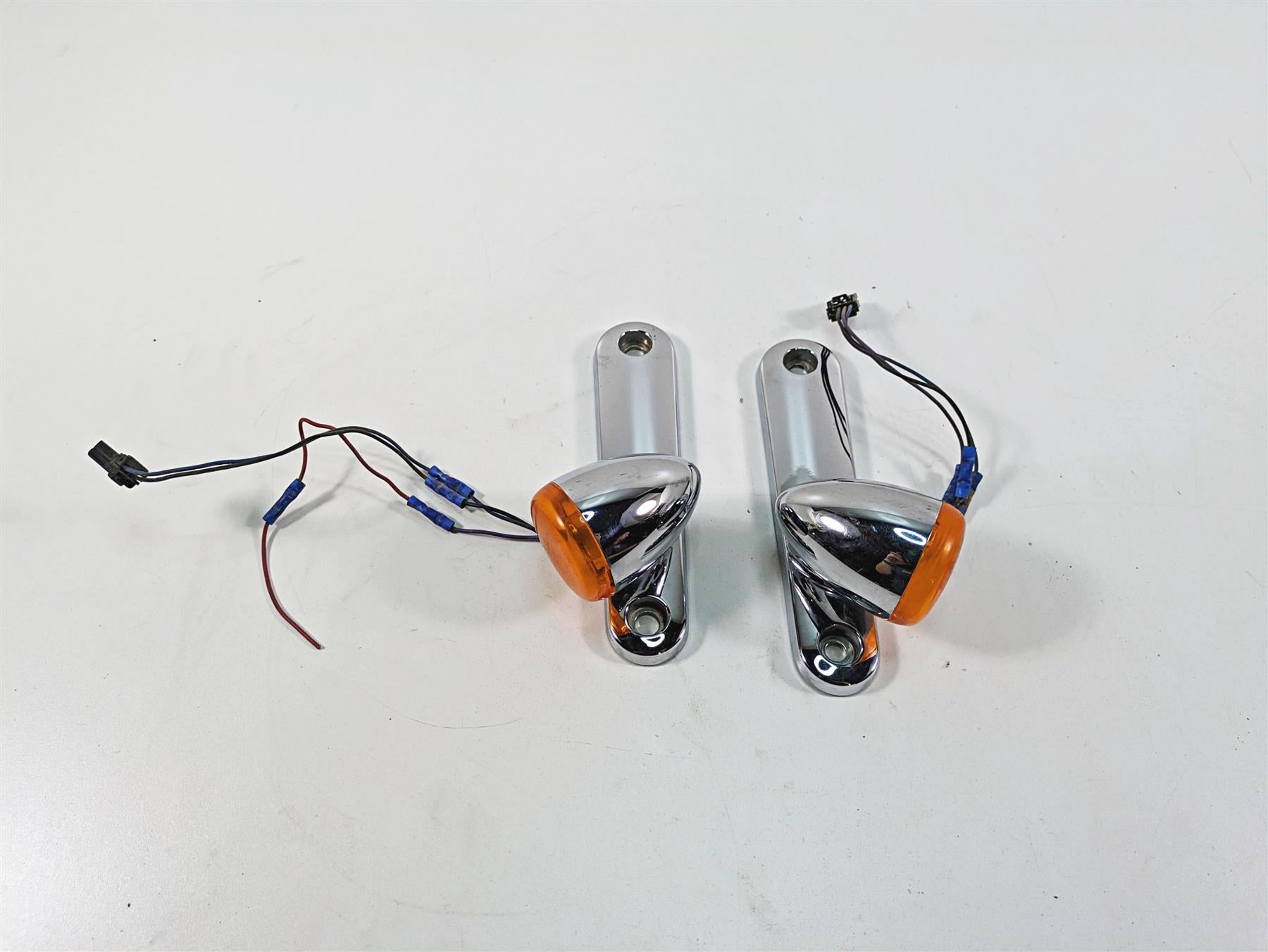 2006 Harley Touring FLHXI Street Glide Front Blinker Turn Signal Set 69278-06 {{ shop.shopifyCountryName }} - Mototech271