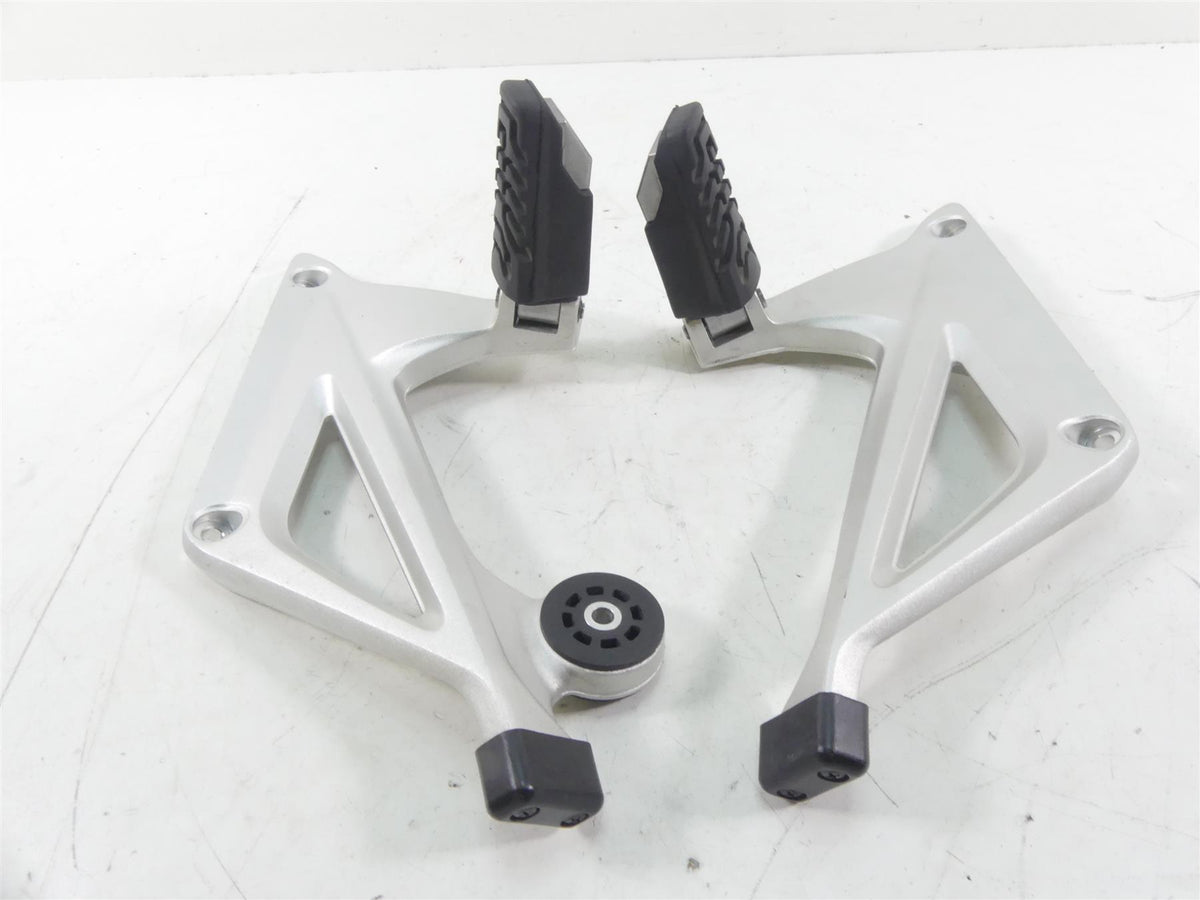 2017 BMW R1200RT K52 Rear Passenger Footpeg Set 46718534789 46718534790 {{ shop.shopifyCountryName }} - Mototech271