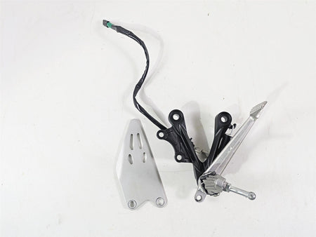 2024 Kawasaki ZX6R ZX636 Ninja Right Footpeg Brake Pedals Set 35063-0590-18R {{ shop.shopifyCountryName }} - Mototech271