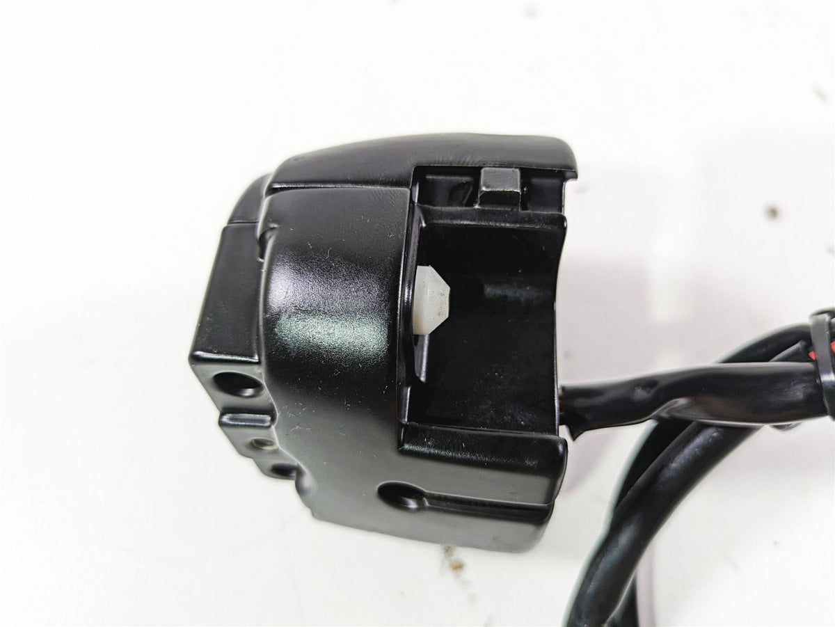 2019 Harley FLHCS Softail Heritage Right Hand Start Stop Control Switch 71500300 {{ shop.shopifyCountryName }} - Mototech271