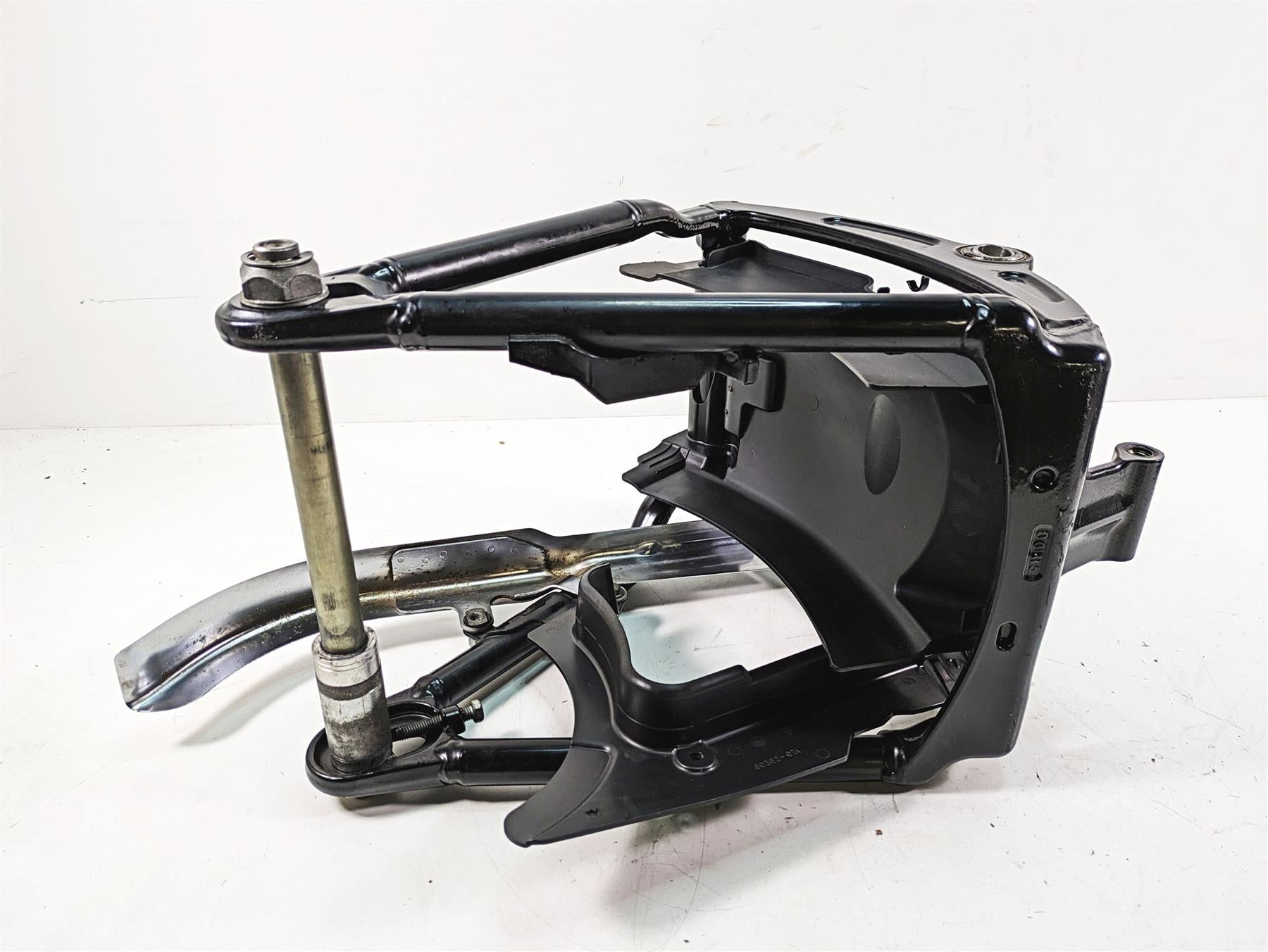 2013 Harley Softail FLSTC Heritage Classic Rear Swingarm & Guards 47573-11BHP {{ shop.shopifyCountryName }} - Mototech271