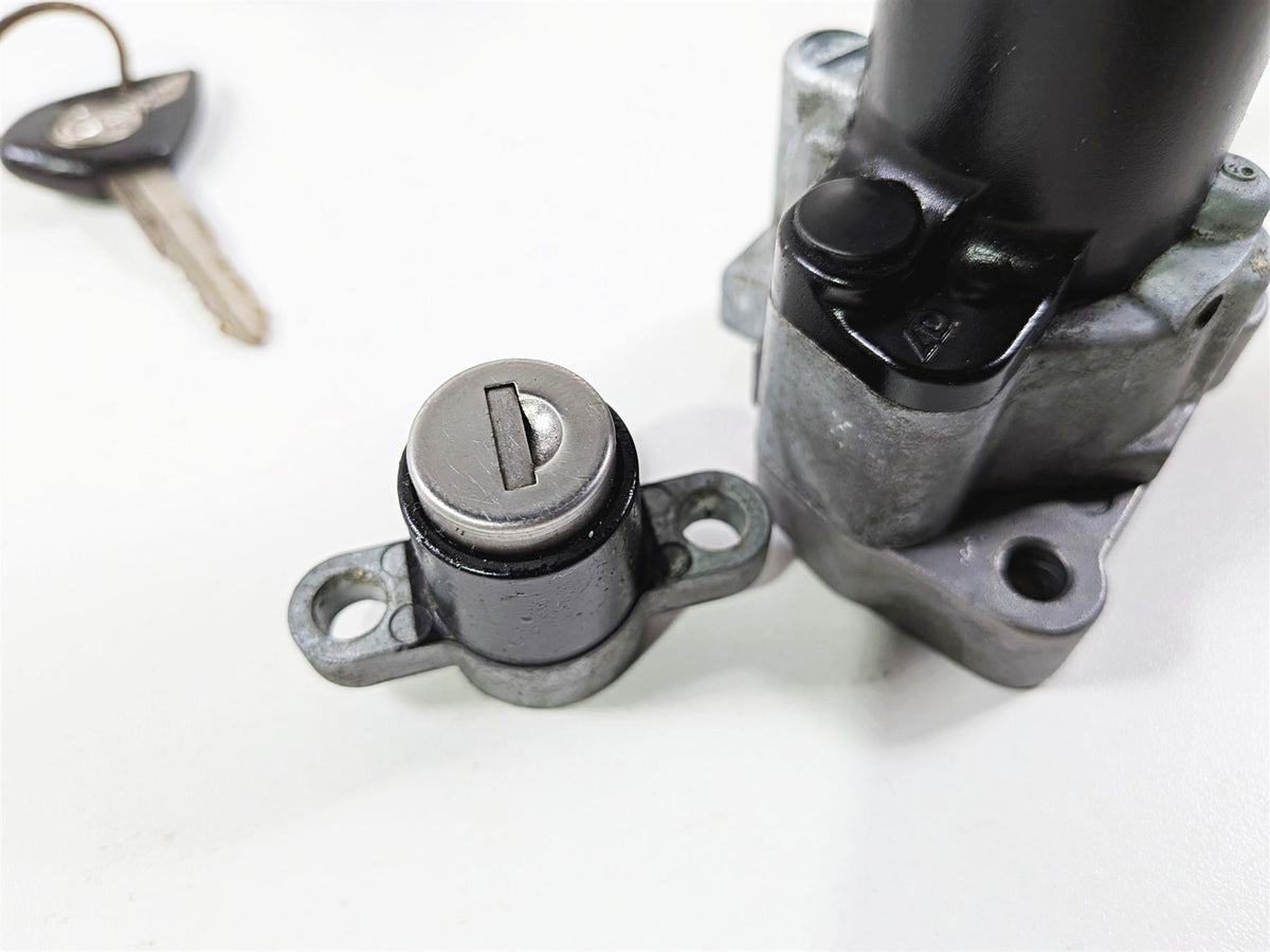 2012 Yamaha XV1900 Raider S Ignition Switch Key Lock Set 5C7-82510-10-00 {{ shop.shopifyCountryName }} - Mototech271