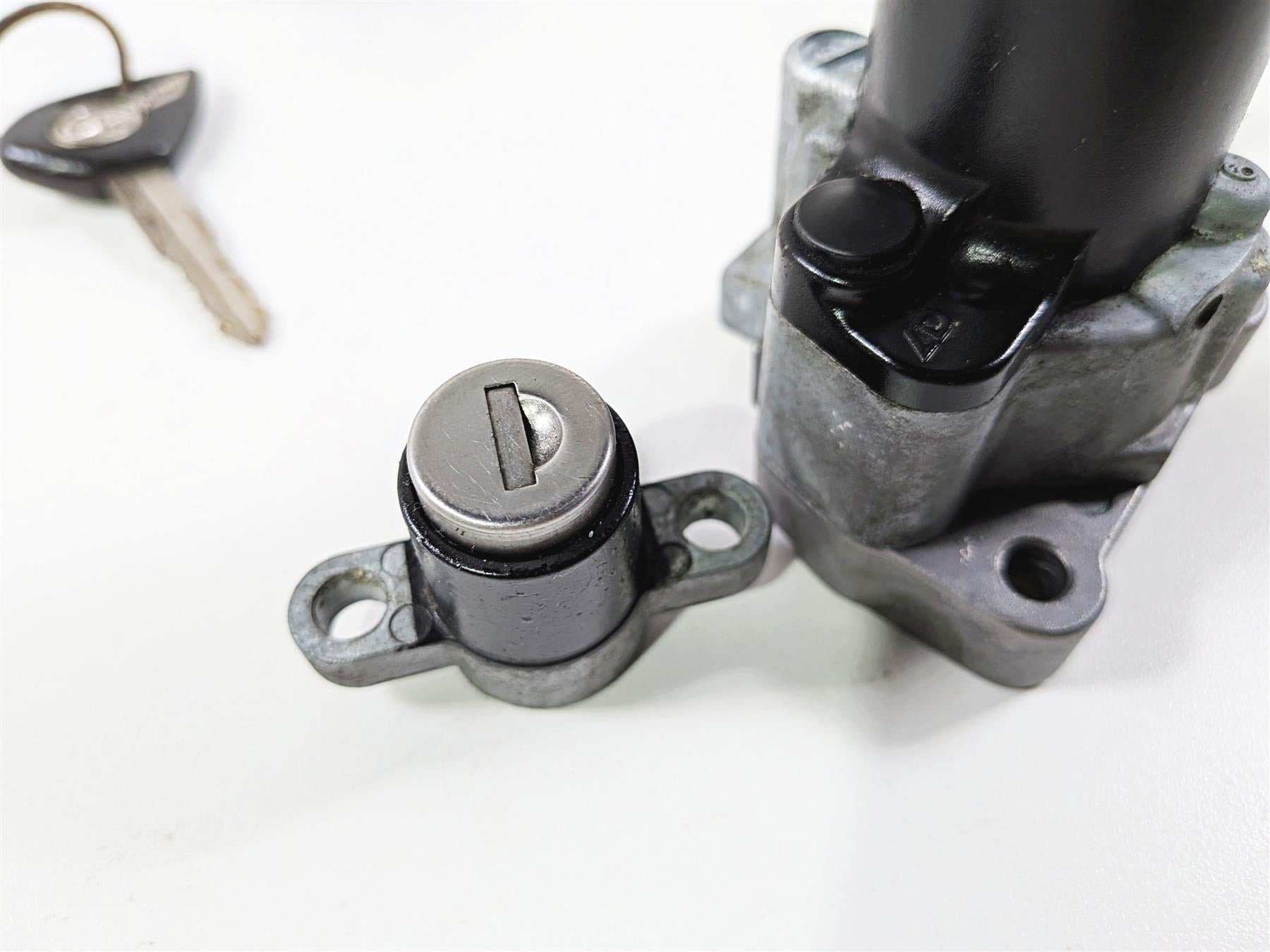 2012 Yamaha XV1900 Raider S Ignition Switch Key Lock Set 5C7-82510-10-00 {{ shop.shopifyCountryName }} - Mototech271