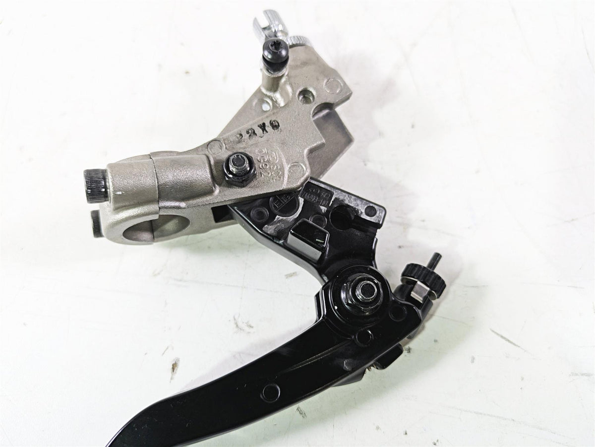 2020 Triumph Daytona 765 Moto2 Clutch Perch & Lever T2043061 {{ shop.shopifyCountryName }} - Mototech271