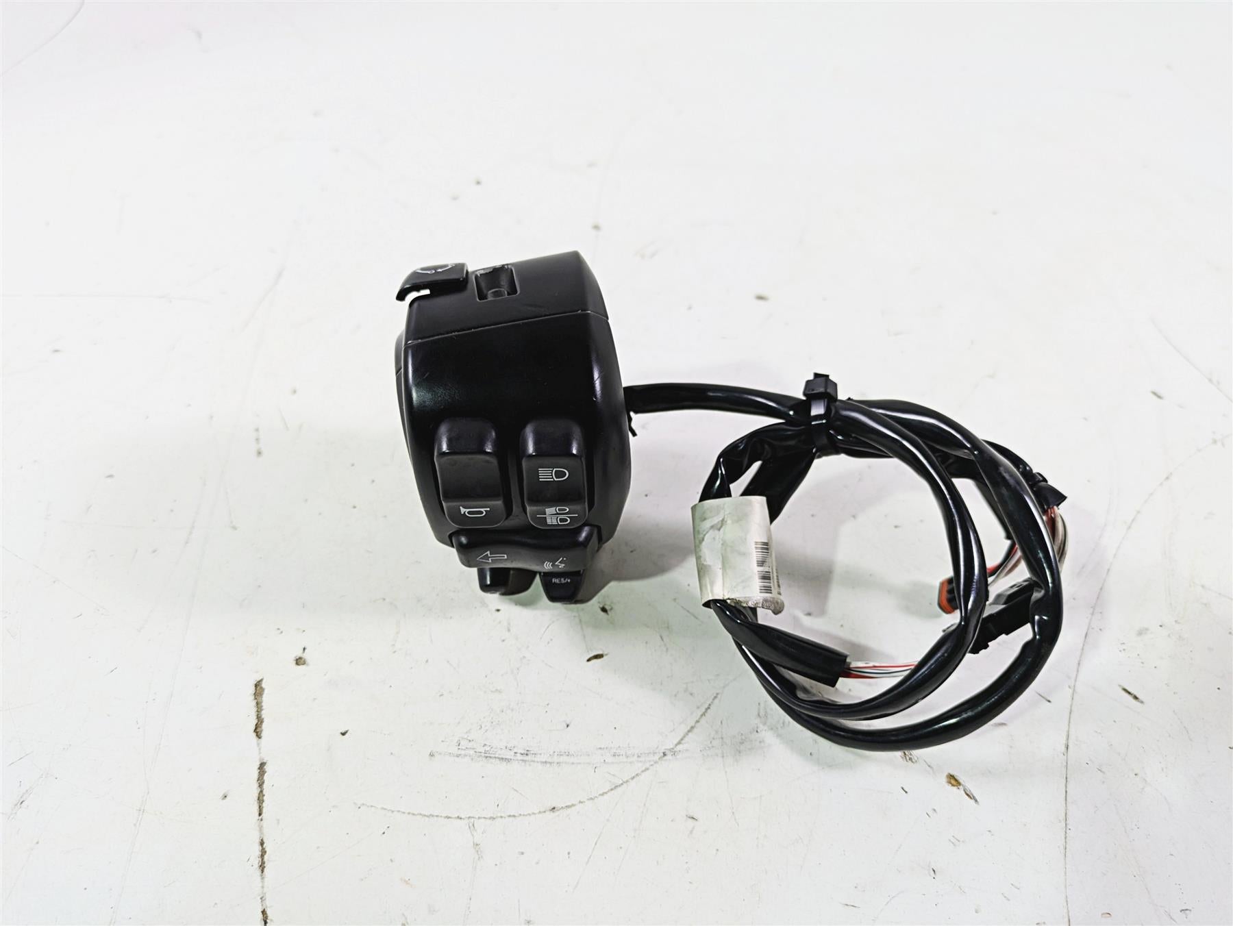 2016 Harley Touring FLTRX Road Glide Left Hand Control Switch 71500128B {{ shop.shopifyCountryName }} - Mototech271