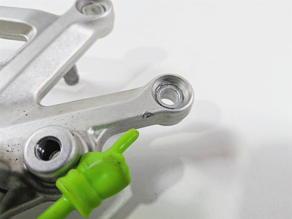 2016 Aprilia RSV 1100 Tuono V4 Factory Front Right Foot Peg & Brake Pedal 897828 {{ shop.shopifyCountryName }} - Mototech271