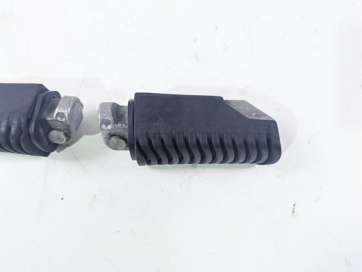 2010 BMW R1200GS K25 Rear Passenger Foot Pegs Footpeg 46712310403 46712310404 {{ shop.shopifyCountryName }} - Mototech271