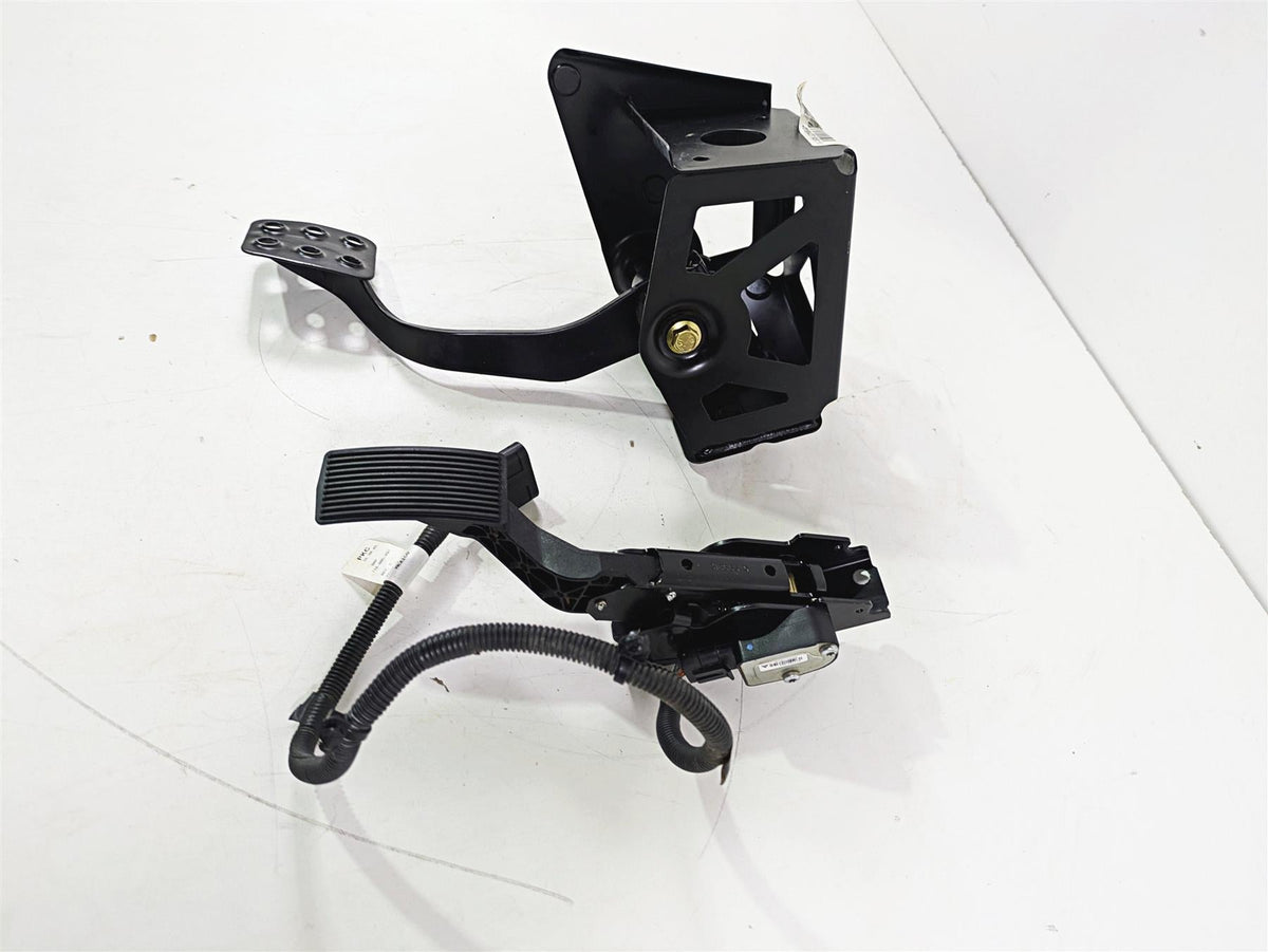 2018 Can Am Maverick X3 XRC Turbo R Foot Brake Accelerate Pedal Set 707001803 {{ shop.shopifyCountryName }} - Mototech271
