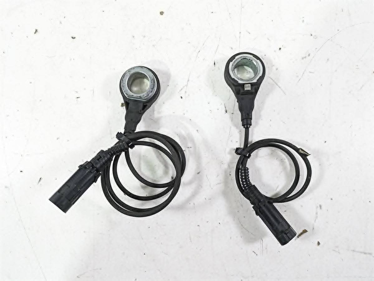 2015 Harley Touring FLHXS Street Glide Front Rear Abs Sensor Set 32700015 {{ shop.shopifyCountryName }} - Mototech271