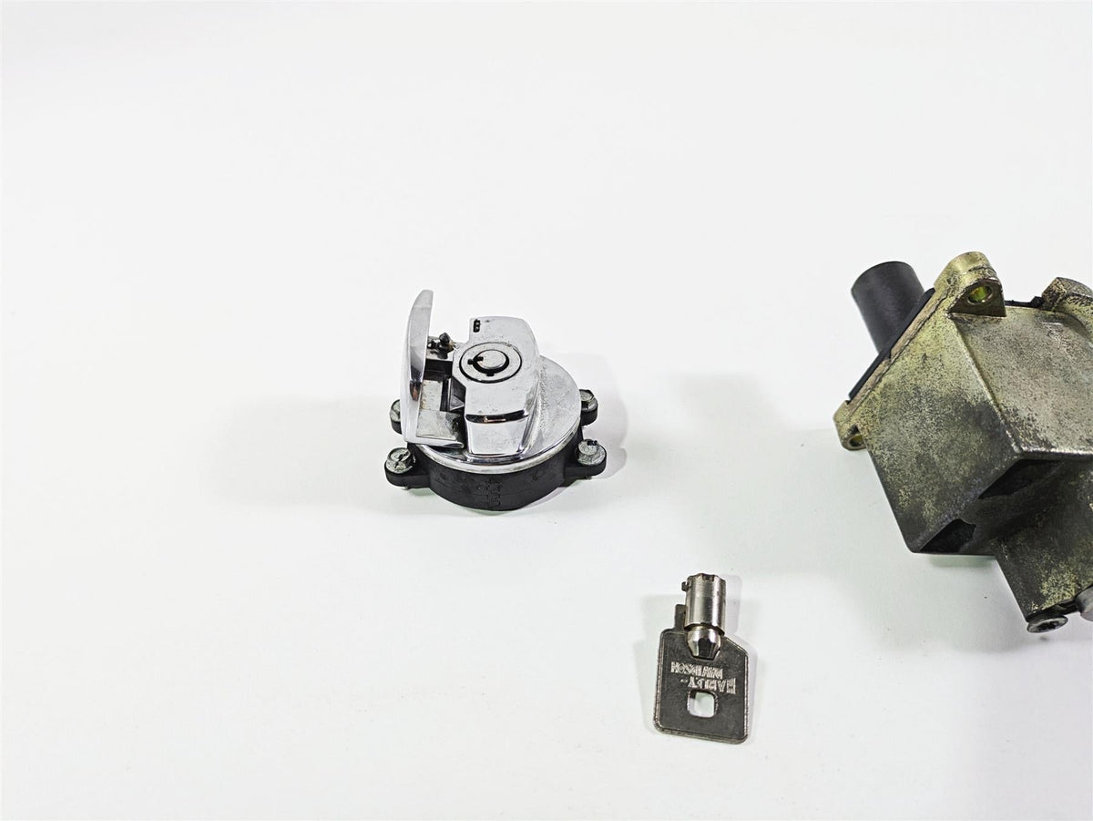 2005 Harley Touring FLHRI Road King Ignition Switch Fork Lock Set 71540-94B {{ shop.shopifyCountryName }} - Mototech271