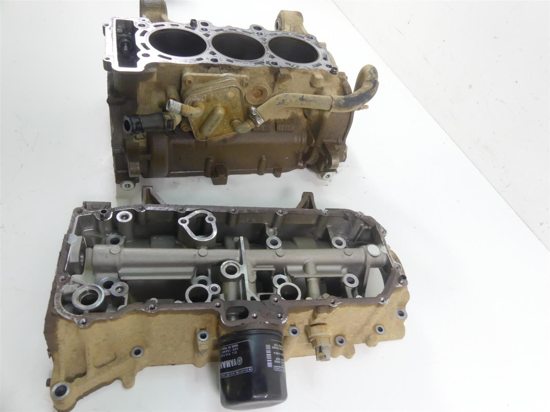 2016 Yamaha YXZ1000 R EPS SE Engine Motor Crank Case Set 2HC-15109-08-00 {{ shop.shopifyCountryName }} - Mototech271