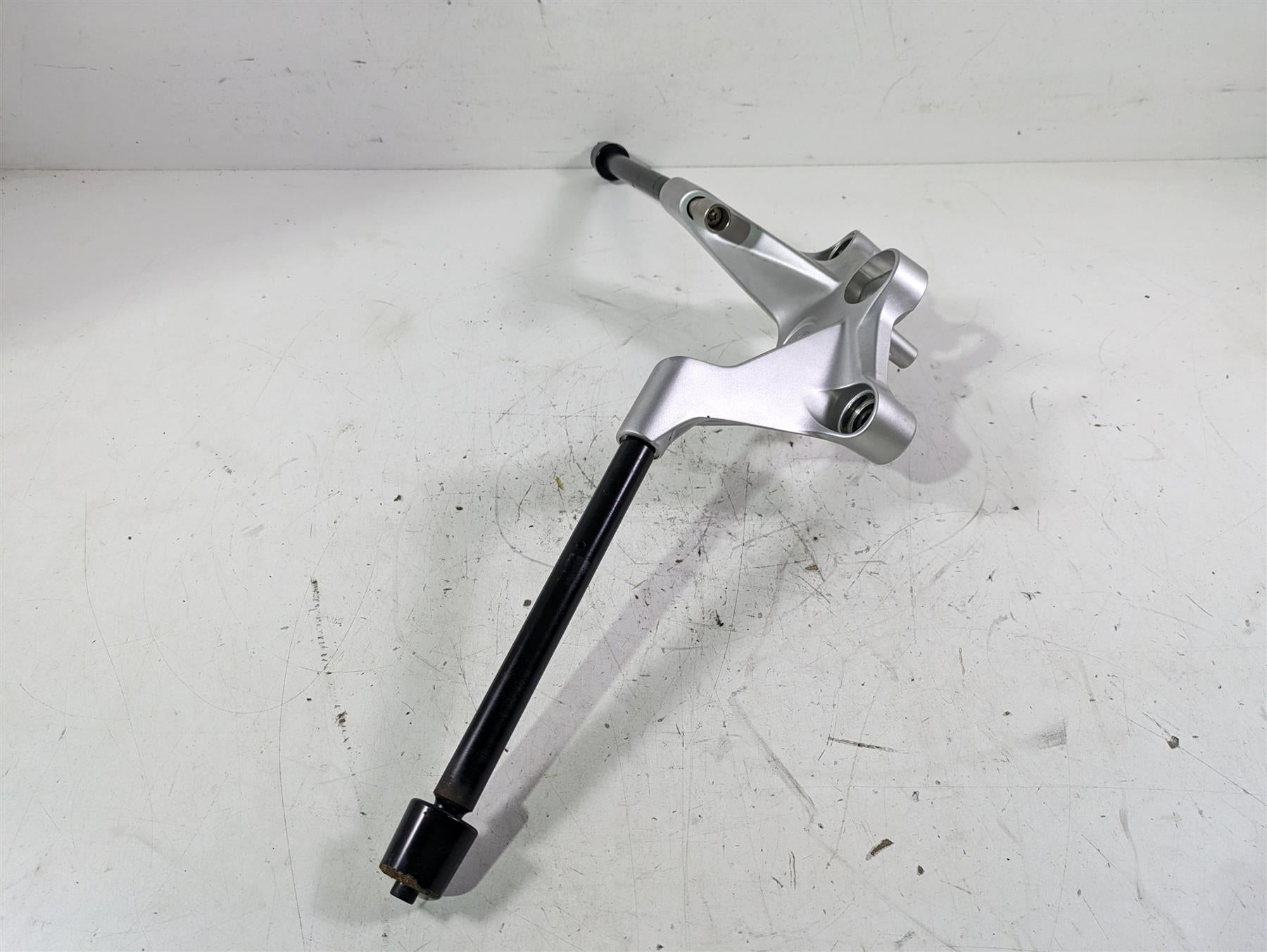 2022 BMW R1250 RT K052 Upper Triple Tree Handle Bar Clamp Set 31428392390 {{ shop.shopifyCountryName }} - Mototech271