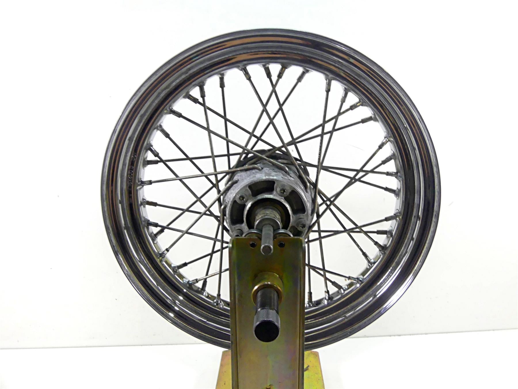 2010 Harley Touring FLHRC Road King Front Wheel Rim 16x3 -Read 40960-09 {{ shop.shopifyCountryName }} - Mototech271
