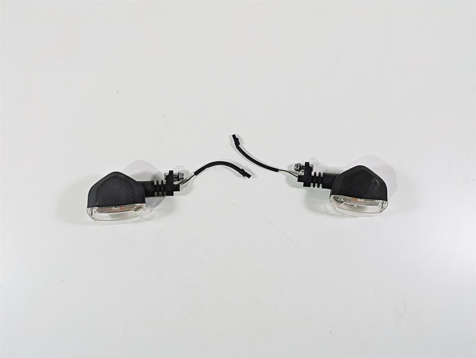 2015 Triumph Tiger Explorer XC Rear Blinker Turn Signal Set T2704220 T2704215 {{ shop.shopifyCountryName }} - Mototech271