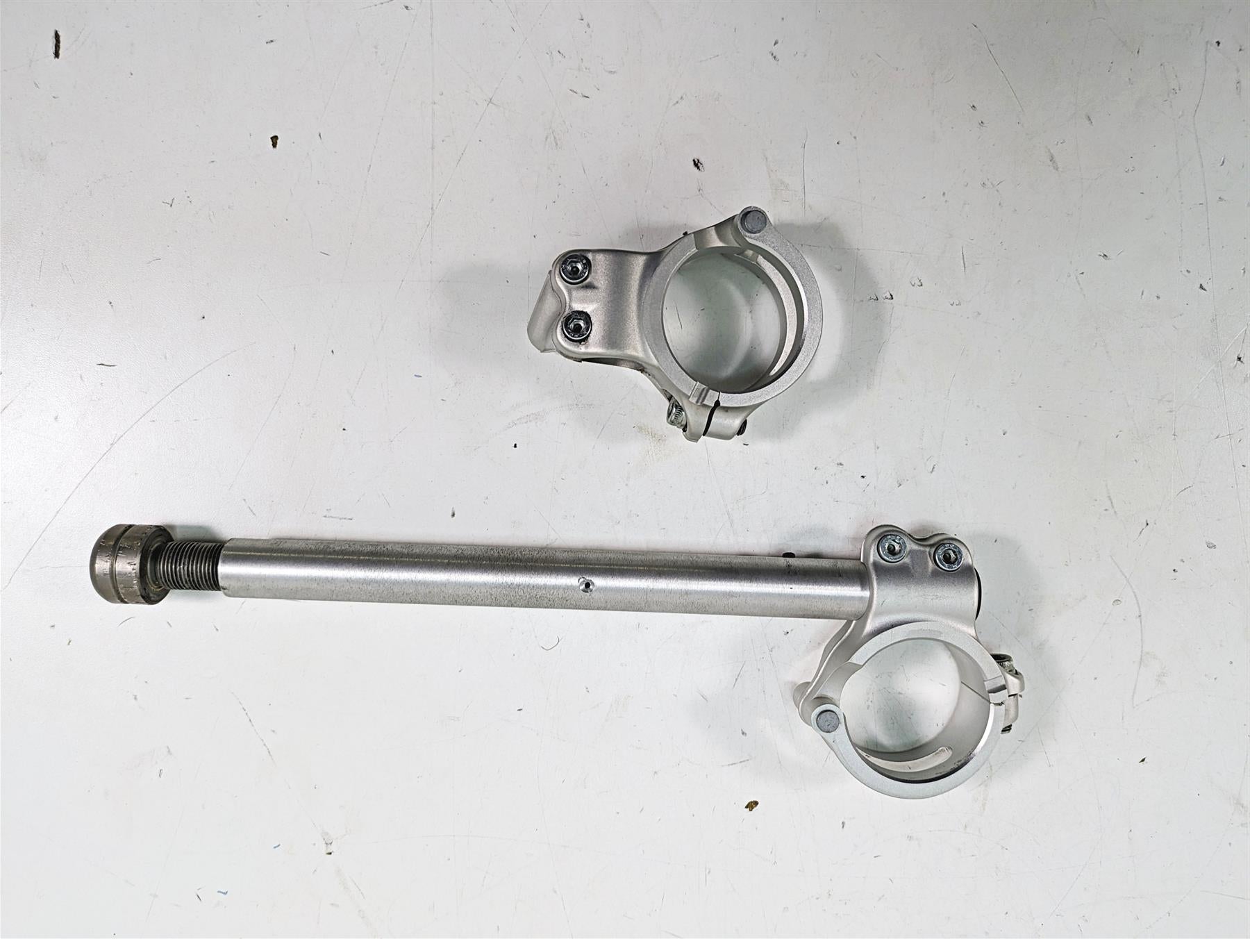 2016 Ducati Panigale 1299 S Clip On Handlebar Clamp Set 875P2184AA 875P1741BA {{ shop.shopifyCountryName }} - Mototech271