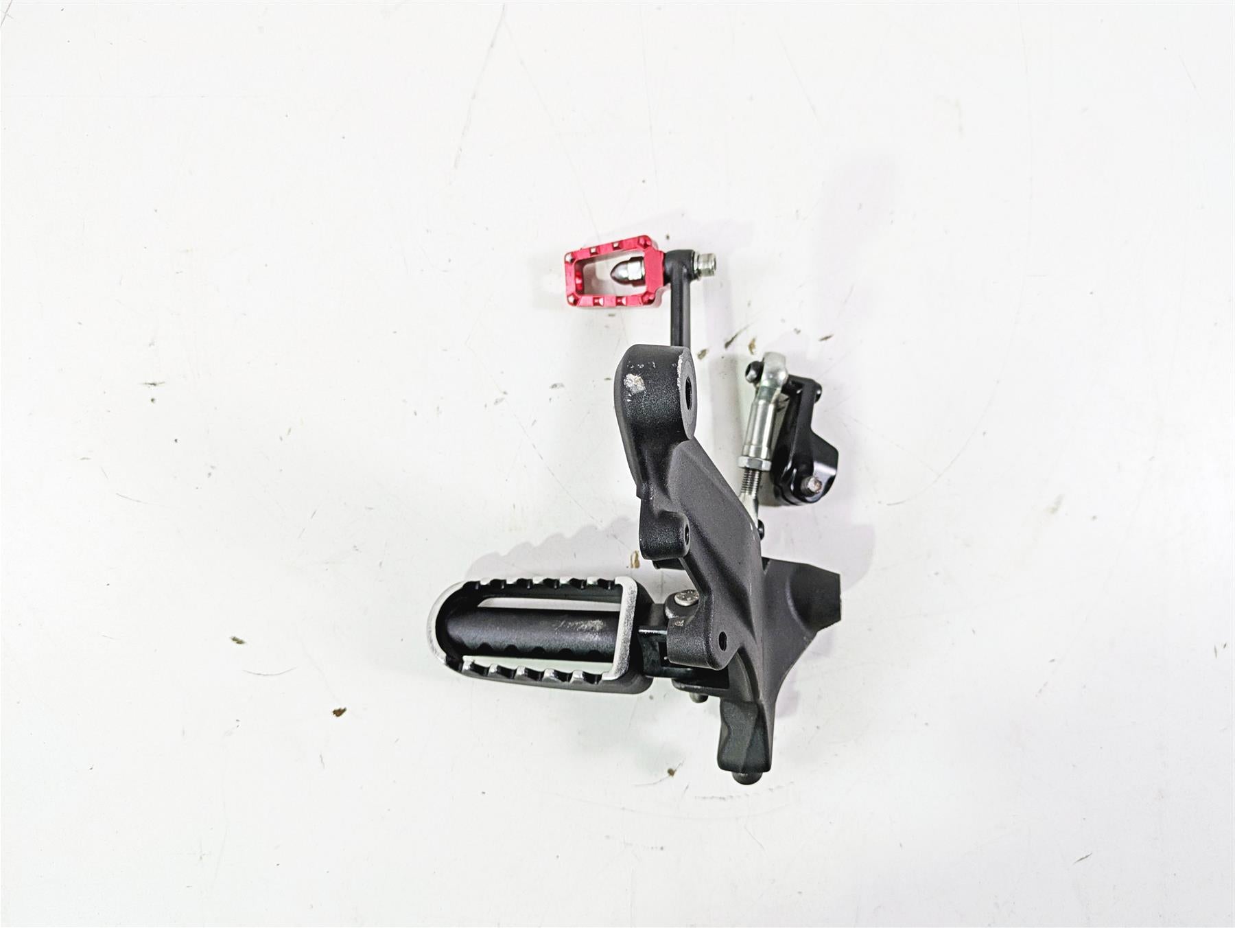 2022 Harley RA1250 S Pan America Left Rider Footpeg & Shifter 33600309A 33600269 {{ shop.shopifyCountryName }} - Mototech271