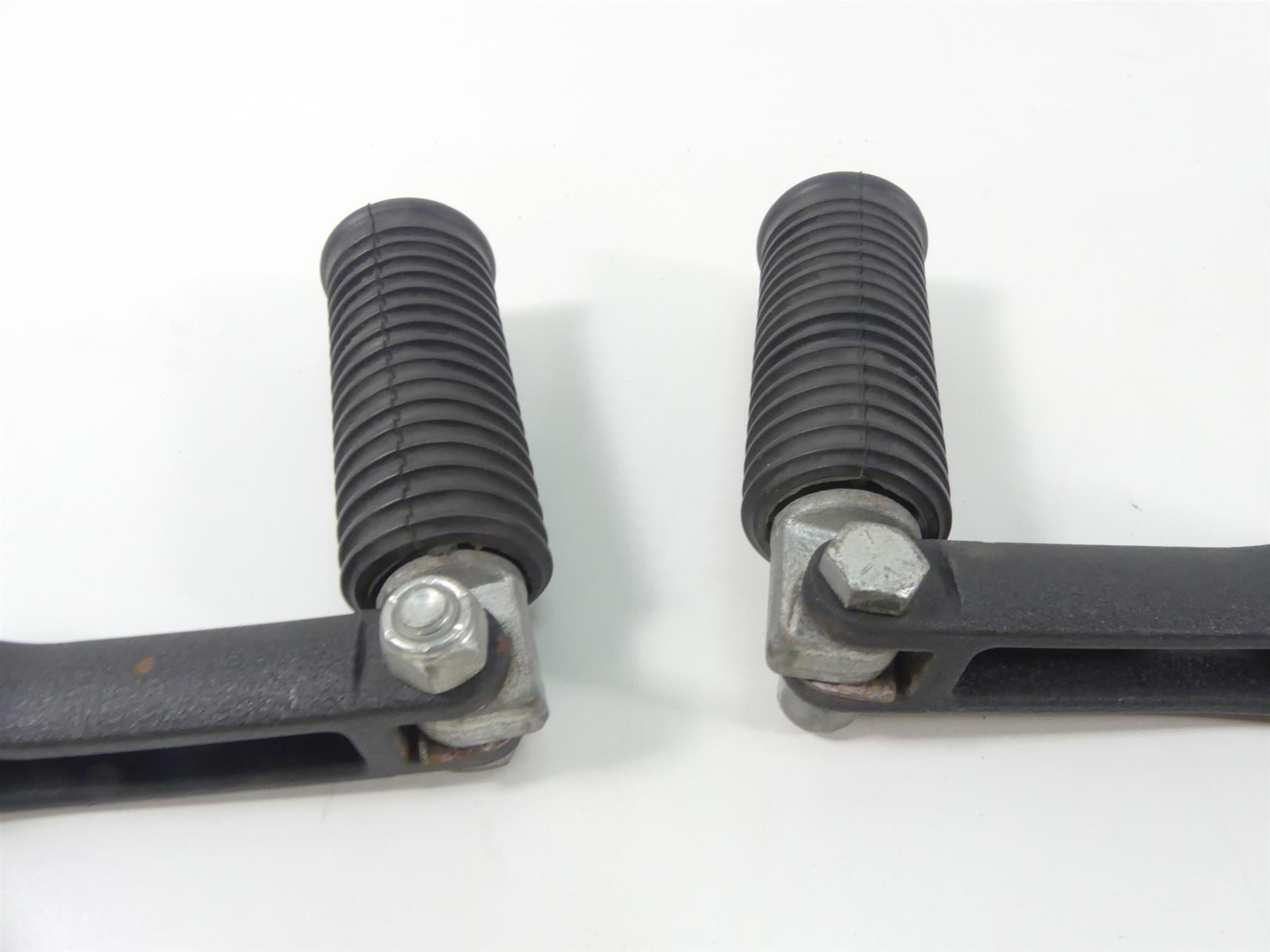 2017 Harley Dyna FXDB Street Bob Passenger Footpeg Foot Peg Rest Set {{ shop.shopifyCountryName }} - Mototech271
