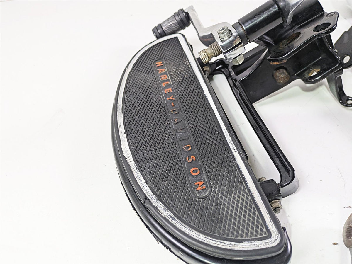2014 Harley FLS Softail Slim Front Floorboard + Brake Pedal Shifter Set 42431-11 {{ shop.shopifyCountryName }} - Mototech271
