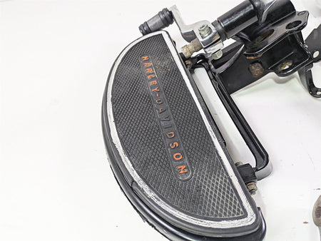 2014 Harley FLS Softail Slim Front Floorboard + Brake Pedal Shifter Set 42431-11 {{ shop.shopifyCountryName }} - Mototech271