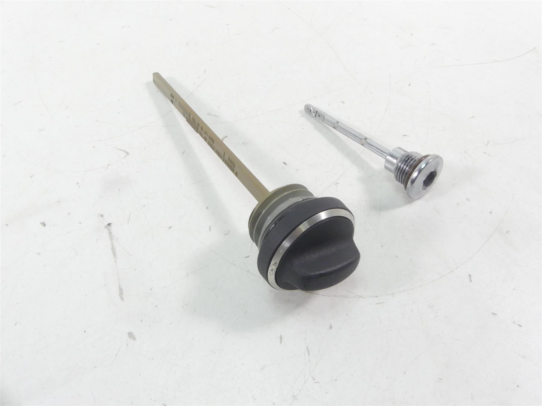 2017 Harley Touring FLHTKL Electra Glide Transmission Oil Dipstick Set 62700136 {{ shop.shopifyCountryName }} - Mototech271
