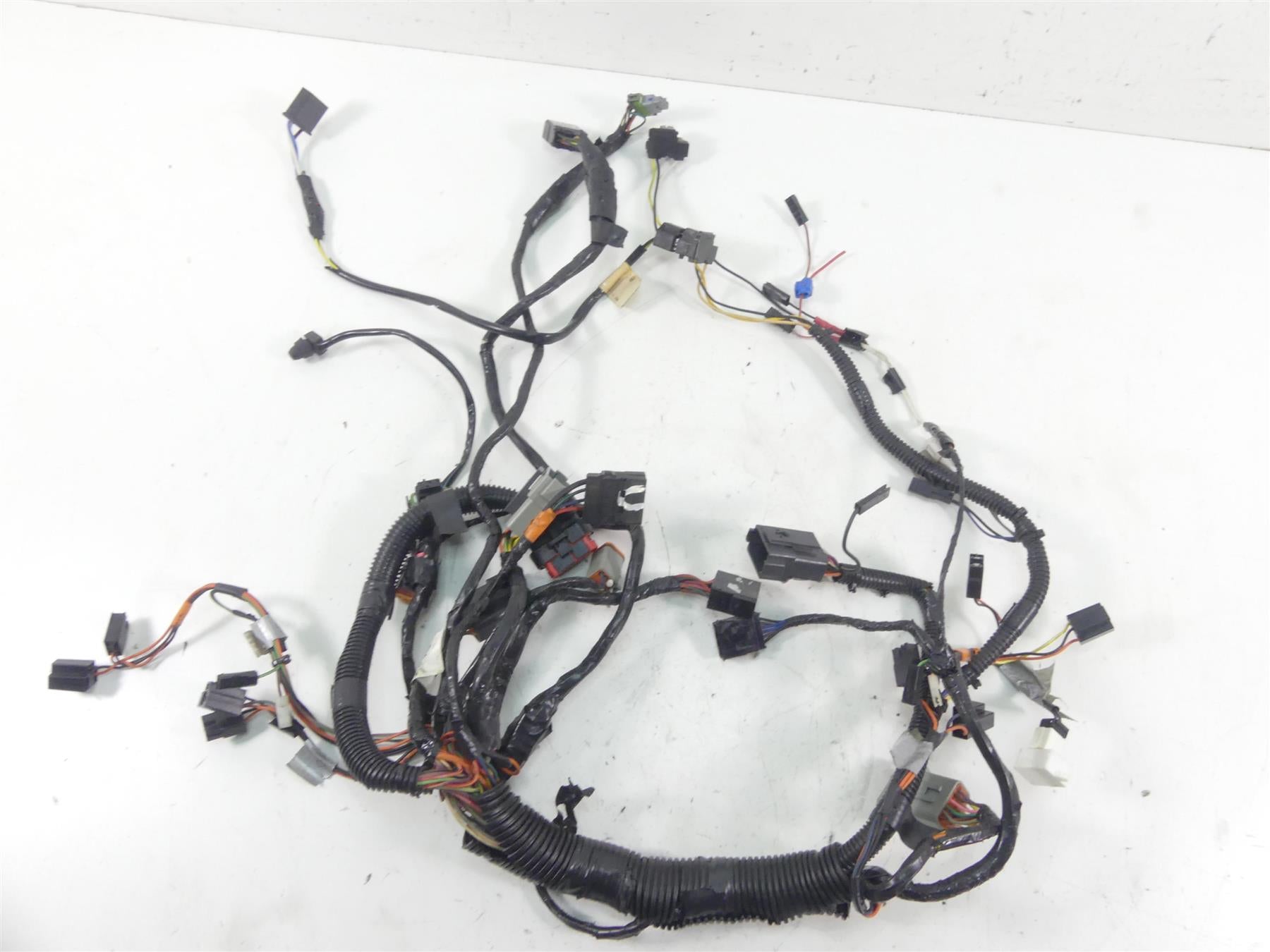 2005 Harley Touring CVO FLHTCSE Electra Glide Front Wire Harness -Read 70232-04 {{ shop.shopifyCountryName }} - Mototech271