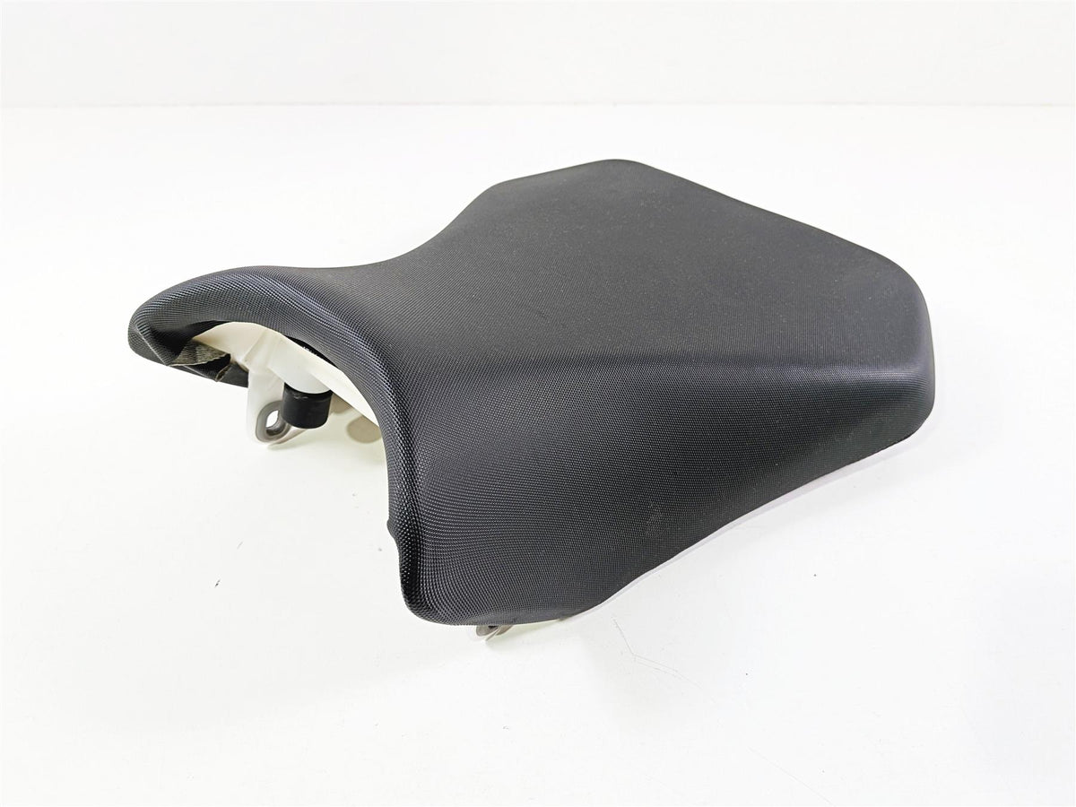 2024 Suzuki GSXR 600 Nice Front Rider Seat Saddle 45100-14J11-DW2 {{ shop.shopifyCountryName }} - Mototech271