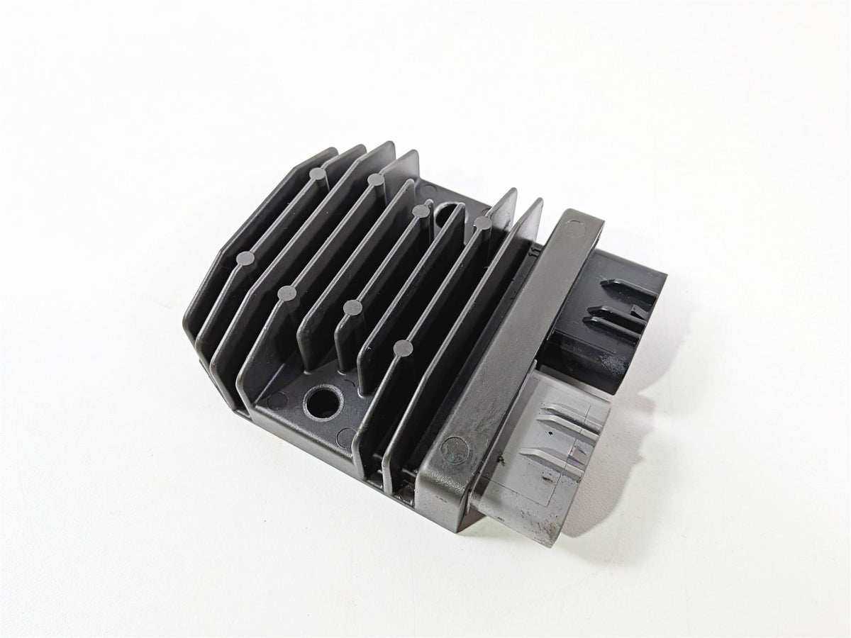 2012 Yamaha XV1900 Raider S Voltage Regulator Rectifier 1D7-81960-00-00 FH020AA {{ shop.shopifyCountryName }} - Mototech271