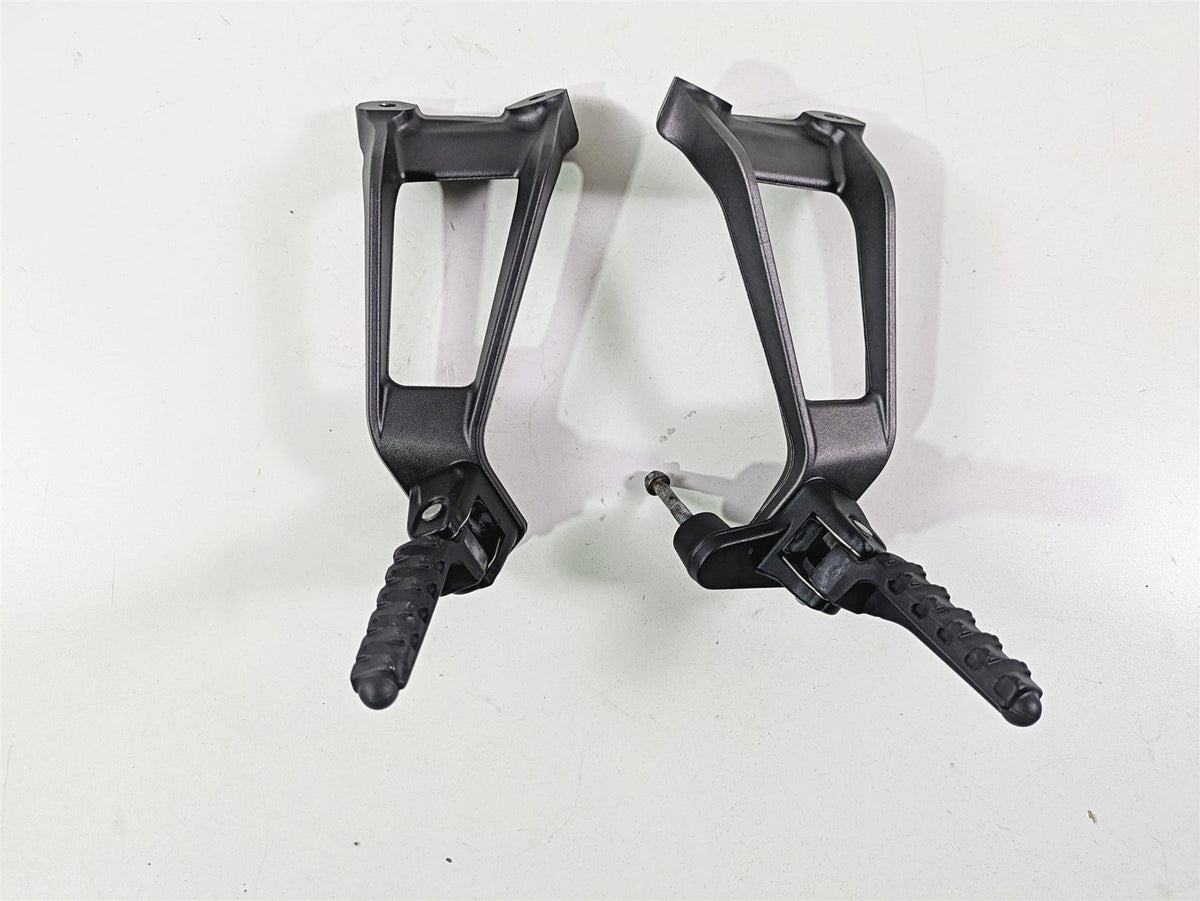 2018 KTM 1290 Super Duke R Rear Passenger Footpeg Set 6130304800033S {{ shop.shopifyCountryName }} - Mototech271