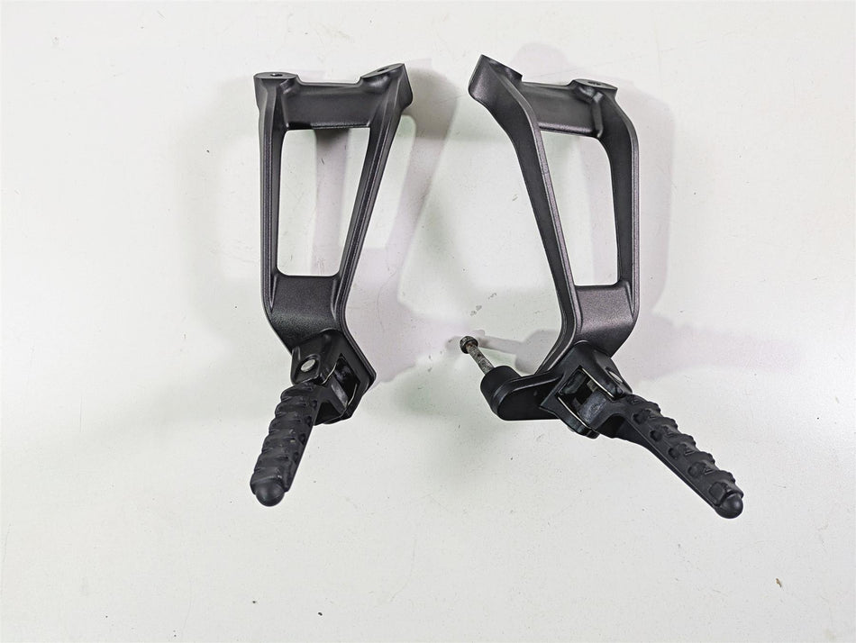 2018 KTM 1290 Super Duke R Rear Passenger Footpeg Set 6130304800033S {{ shop.shopifyCountryName }} - Mototech271