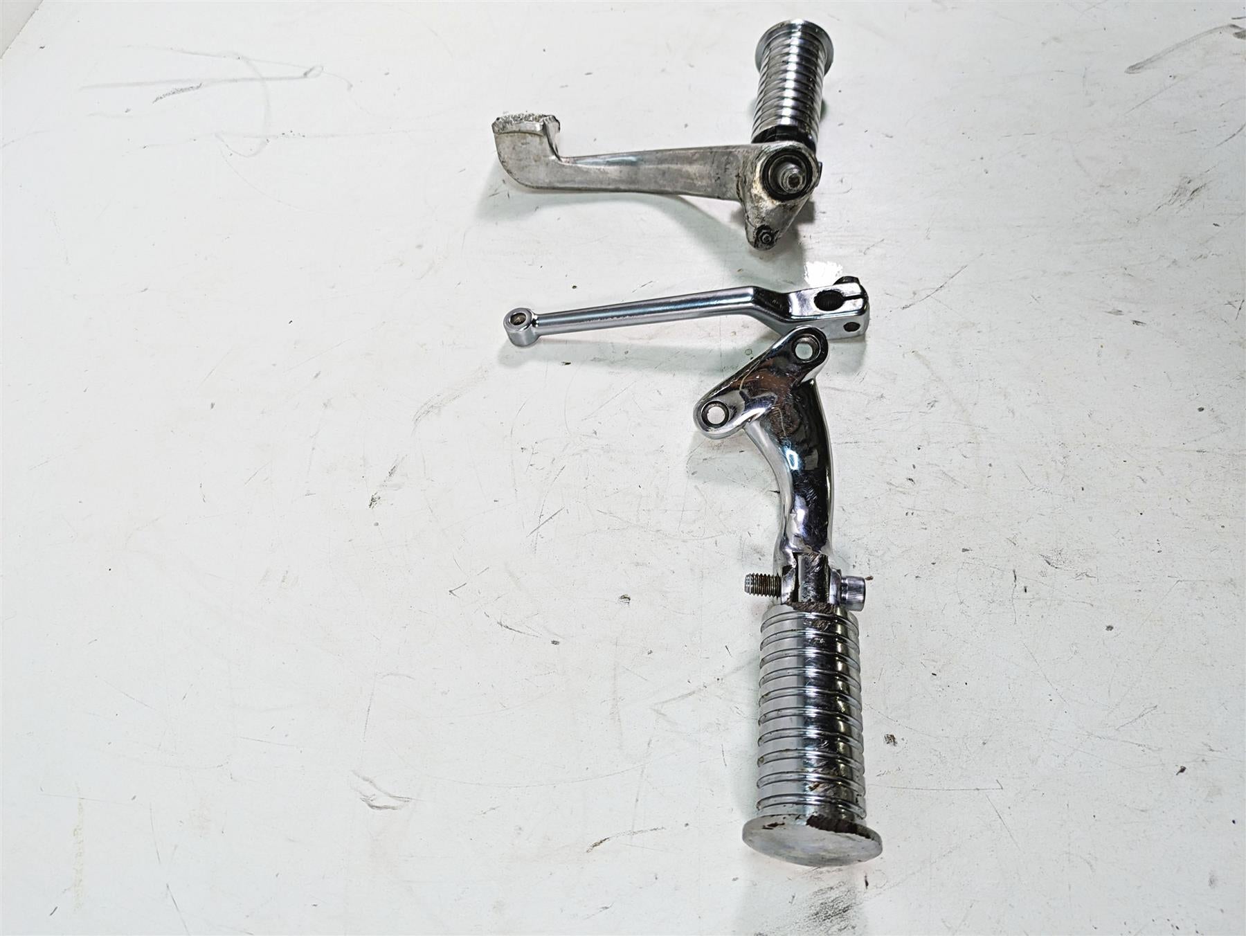 1994 Harley Sportster XLH883 XL883 Left Right Front Foot Peg Pedal Set 50951-90 {{ shop.shopifyCountryName }} - Mototech271