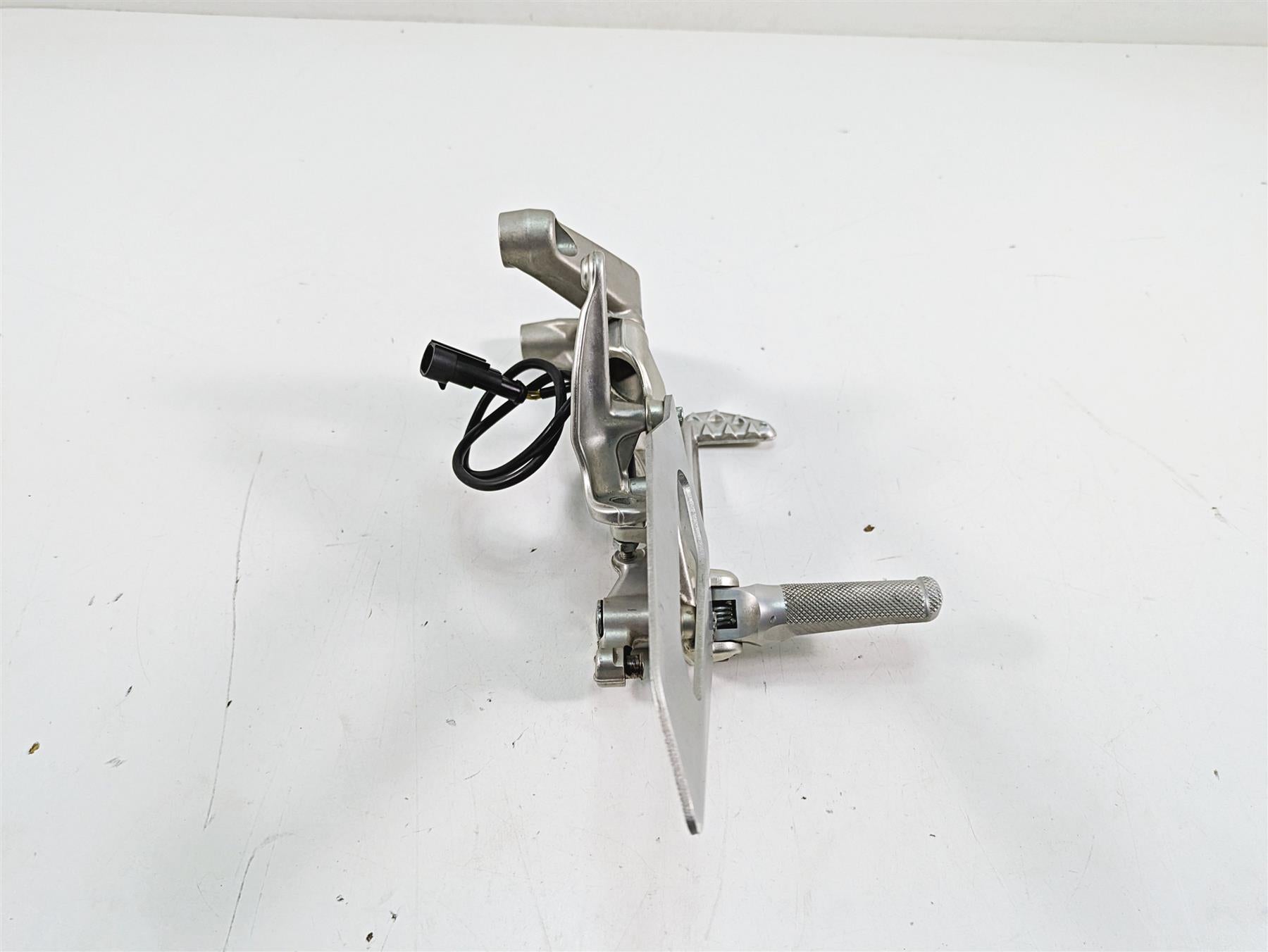 2016 Ducati Panigale 1299 S Right Footpeg Frame Mount & Brake Pedal 82411871BA {{ shop.shopifyCountryName }} - Mototech271