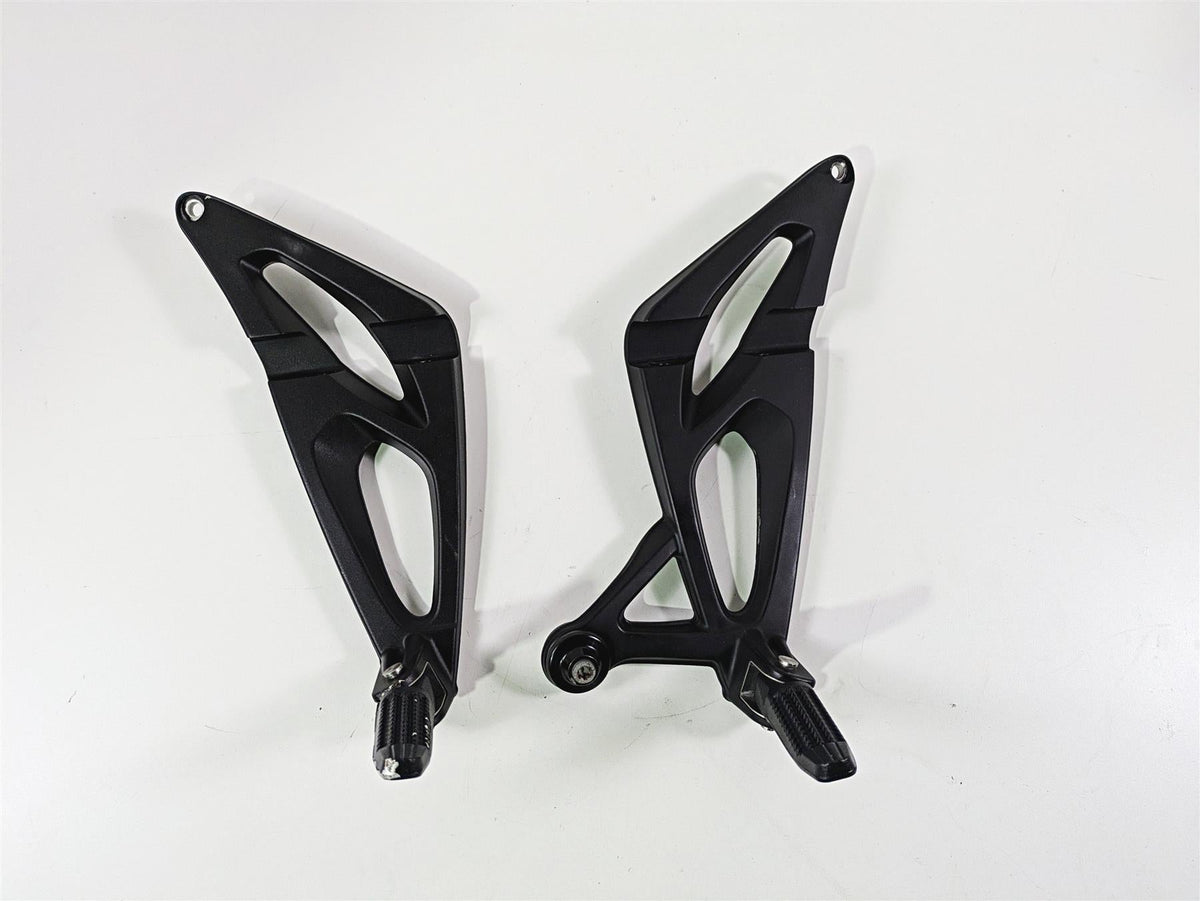 2014 BMW K1300S K40 Passenger Footpeg Foot Peg Set 46717715783 46717715784 {{ shop.shopifyCountryName }} - Mototech271