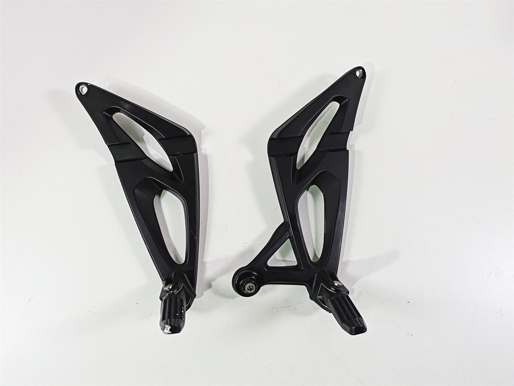 2014 BMW K1300S K40 Passenger Footpeg Foot Peg Set 46717715783 46717715784 {{ shop.shopifyCountryName }} - Mototech271