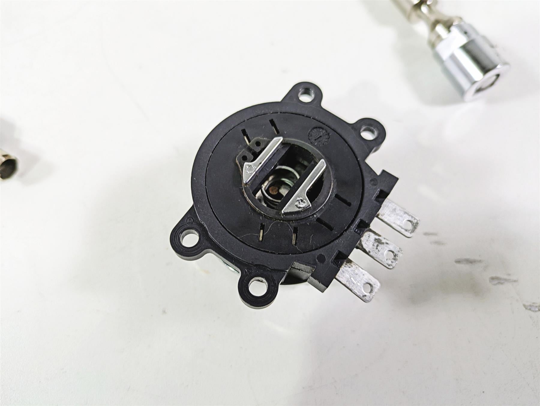 2008 Harley FLSTC Softail Heritage Ignition Switch Key Lock Set 71450-04 {{ shop.shopifyCountryName }} - Mototech271