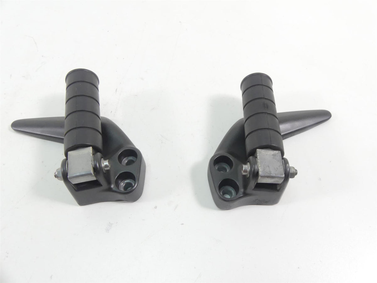 2007 Yamaha XVS1300 V-Star Rear Passenger Foot Peg Footpeg Set 3D8-27430-00-00 {{ shop.shopifyCountryName }} - Mototech271