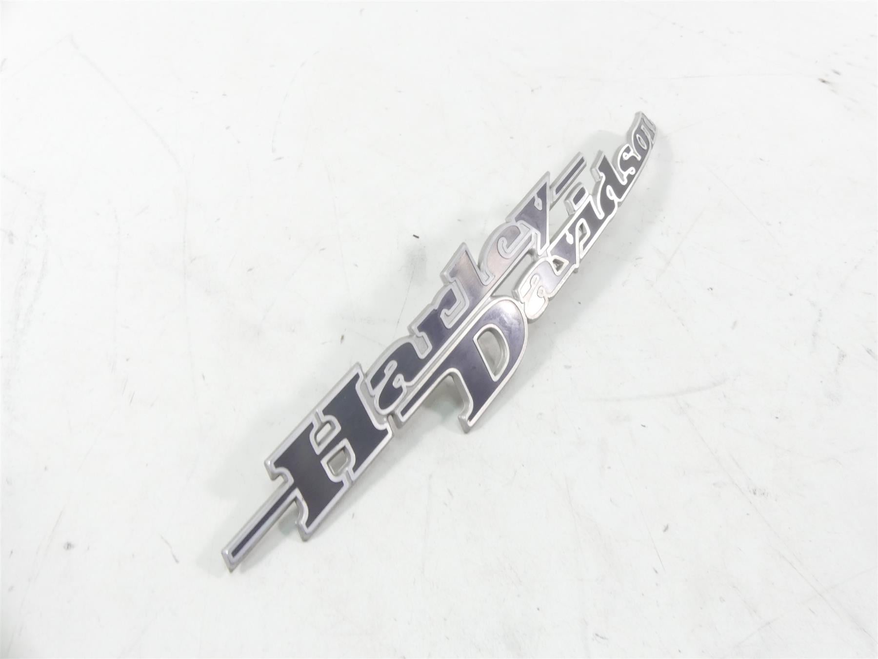 2014 Harley Touring FLHXS Street Glide Sp L+R Tank Emblem Medallion 62435-11 {{ shop.shopifyCountryName }} - Mototech271