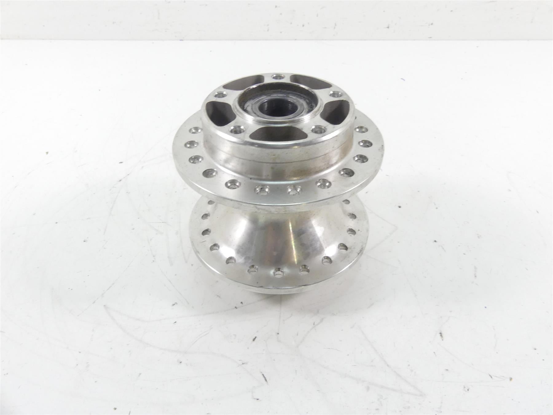 2018 Harley Softail FXBB Street Bob Front Spoke Wheel Hub 43300565 {{ shop.shopifyCountryName }} - Mototech271