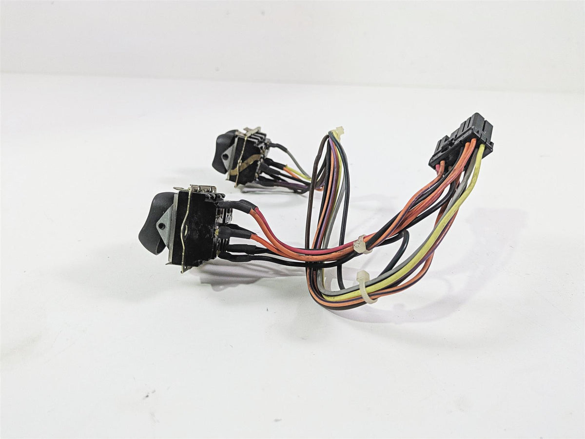 1999 Harley Touring FLHTCUI E-Glide Auxiliary Switch SPKR CRUISE Set 70271-98 {{ shop.shopifyCountryName }} - Mototech271
