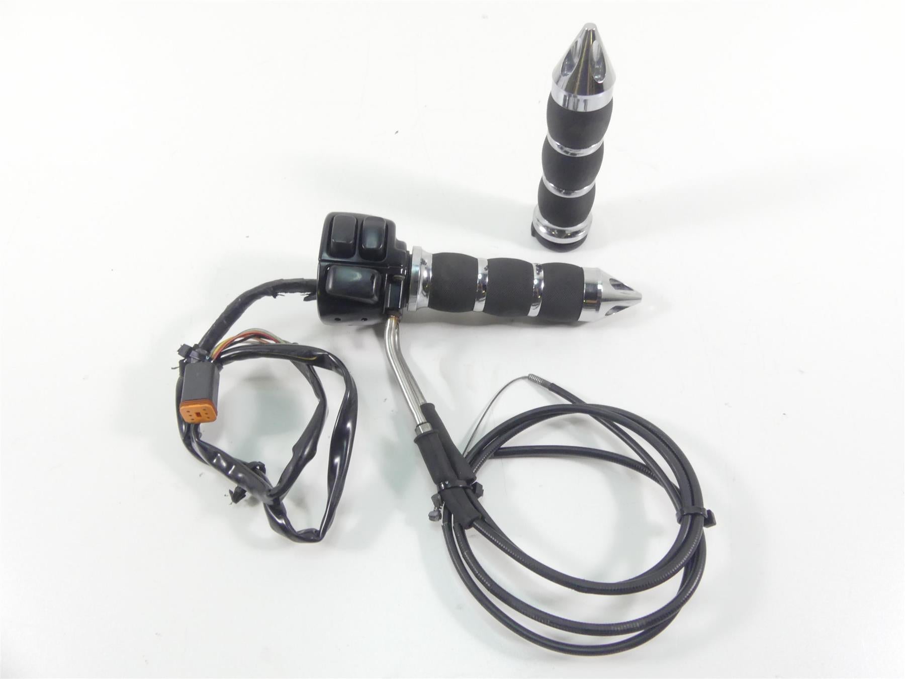 2006 Harley Sportster XL1200 Custom Right Control Switch +Throttle 71589-96B {{ shop.shopifyCountryName }} - Mototech271