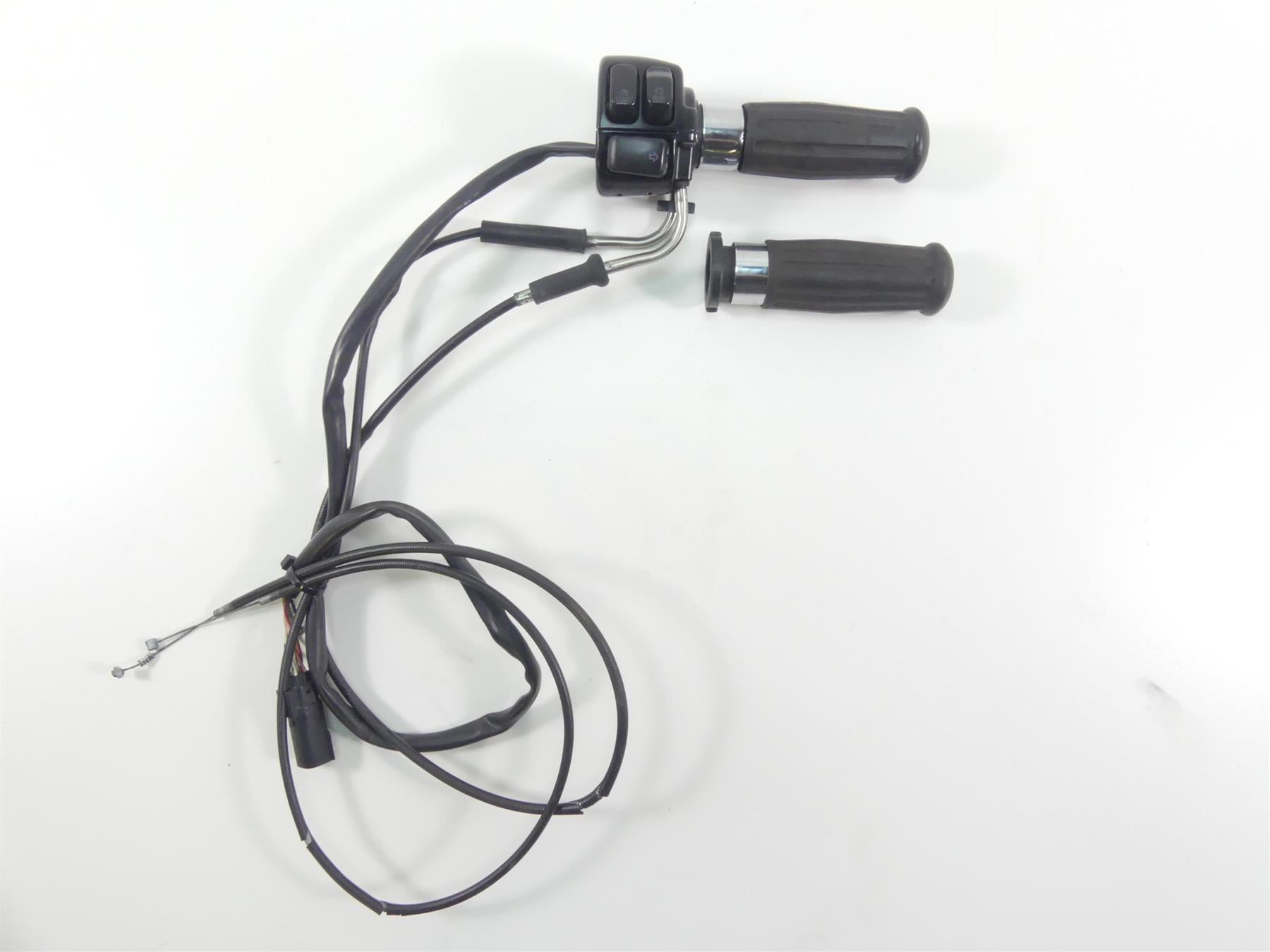 2008 Harley Softail FLSTSB Cross Bones Right Control Switch Throttle 71684-06 {{ shop.shopifyCountryName }} - Mototech271