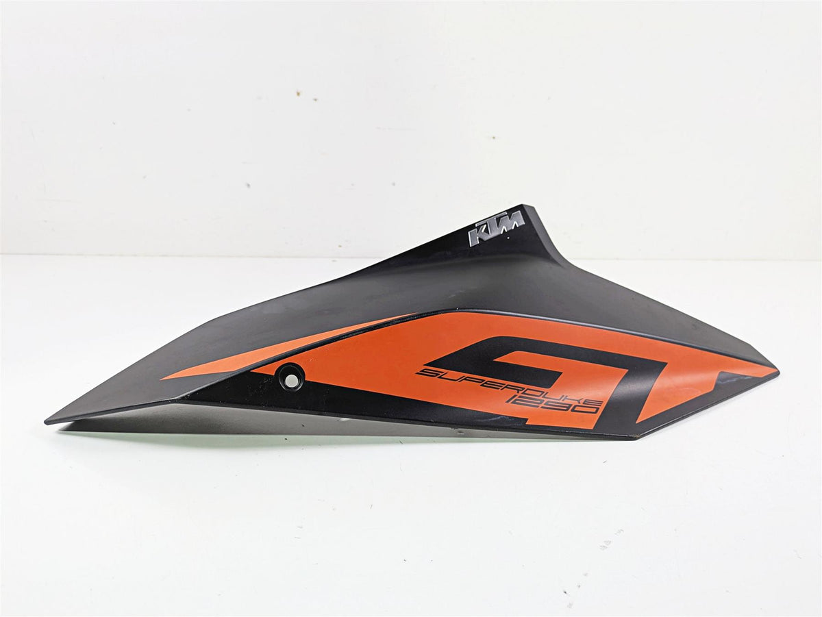 2017 KTM 1290 Super Duke GT Right Tank Fairing Cover 61408051100CAA {{ shop.shopifyCountryName }} - Mototech271