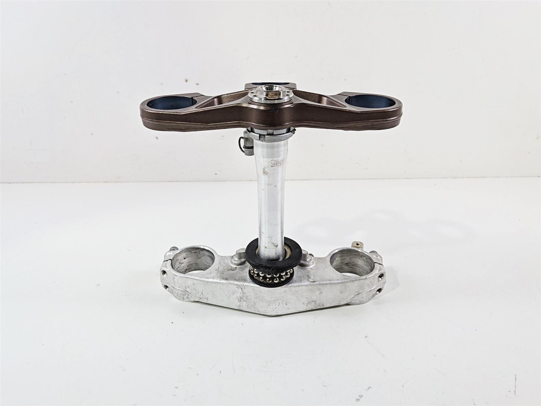 2008 Aprilia RSVR 1000 Factory Upper Lower Triple Tree Set AP8163562 AP8163061 {{ shop.shopifyCountryName }} - Mototech271