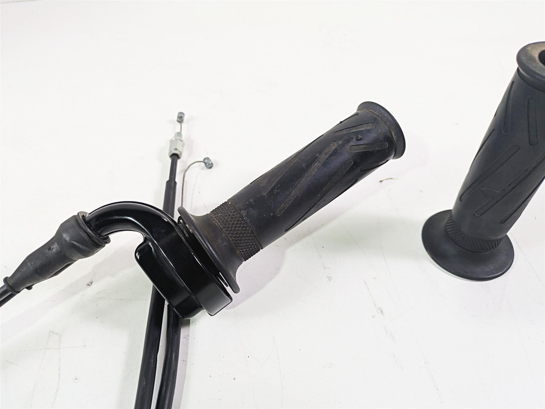 2009 Yamaha FZ1 FZS10 Fazer Hand Throttle Grip Cable Set 3LN-26281-01-00 {{ shop.shopifyCountryName }} - Mototech271