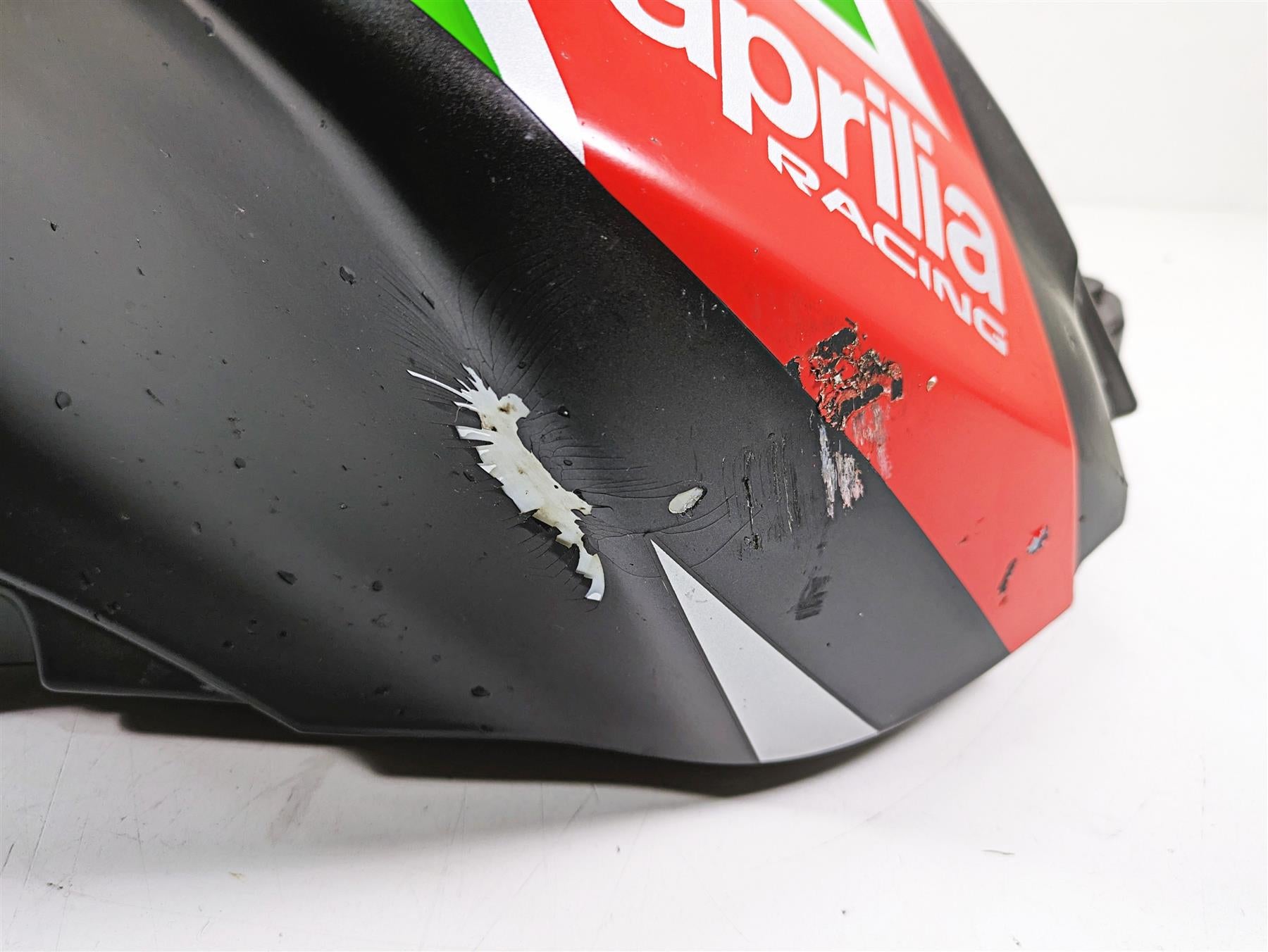 2020 Aprilia Tuono V4 Factory Fuel Gas Petrol Tank - Scratches 2H003689000XHG {{ shop.shopifyCountryName }} - Mototech271