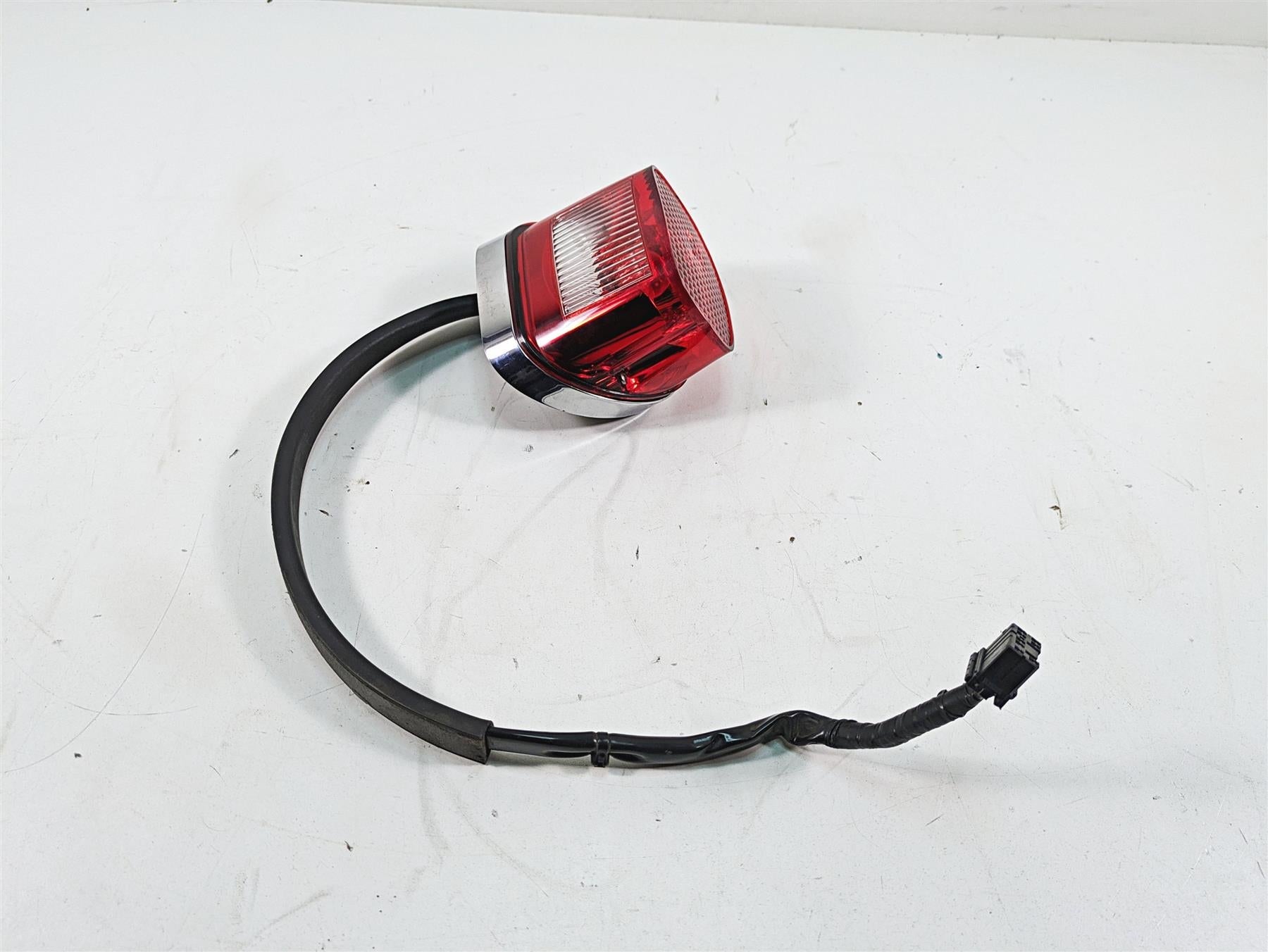 2006 Harley Touring FLHTCUI Electra Glide Taillight Tail Light & Wiring 68140-04 {{ shop.shopifyCountryName }} - Mototech271