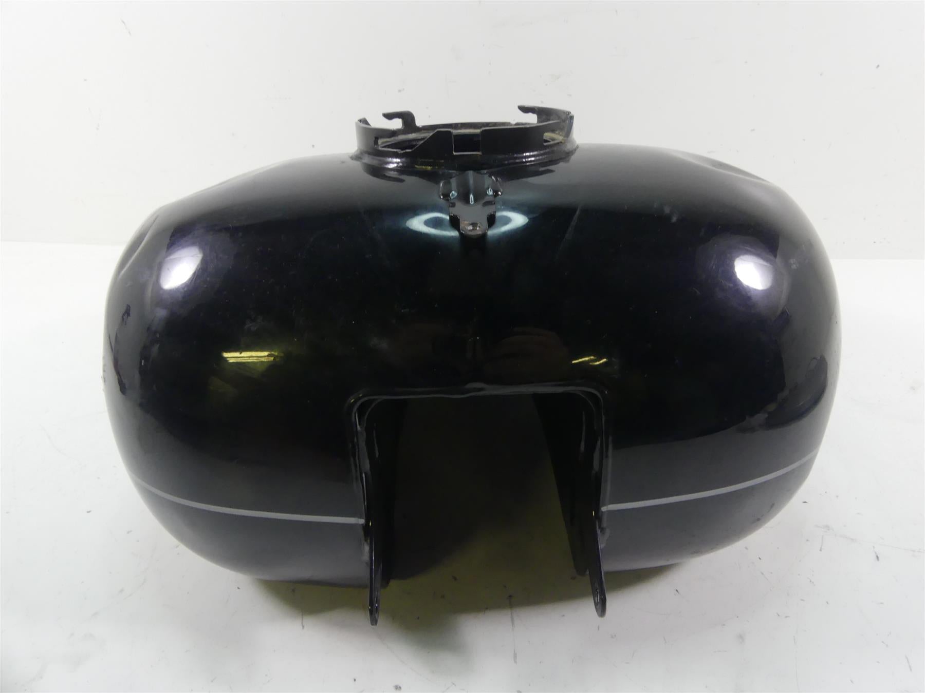2014 Harley Touring FLHTK Electra Glide Fuel Gas Petrol Tank -Dented 61356-08 {{ shop.shopifyCountryName }} - Mototech271