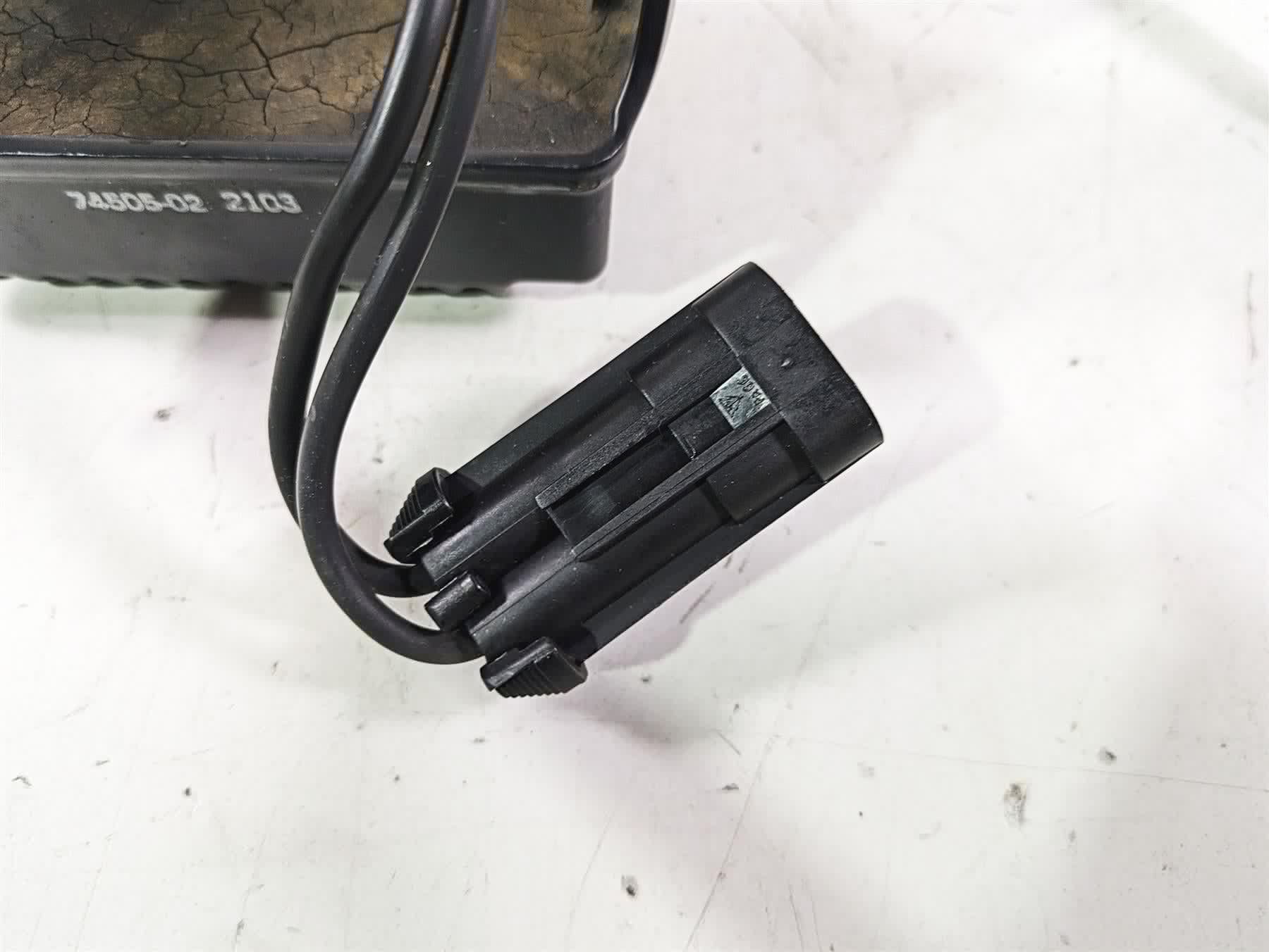 2003 Harley Touring FLHTCUI 100TH E-Glide Rectifier Volt Regulator Read 74505-02 {{ shop.shopifyCountryName }} - Mototech271