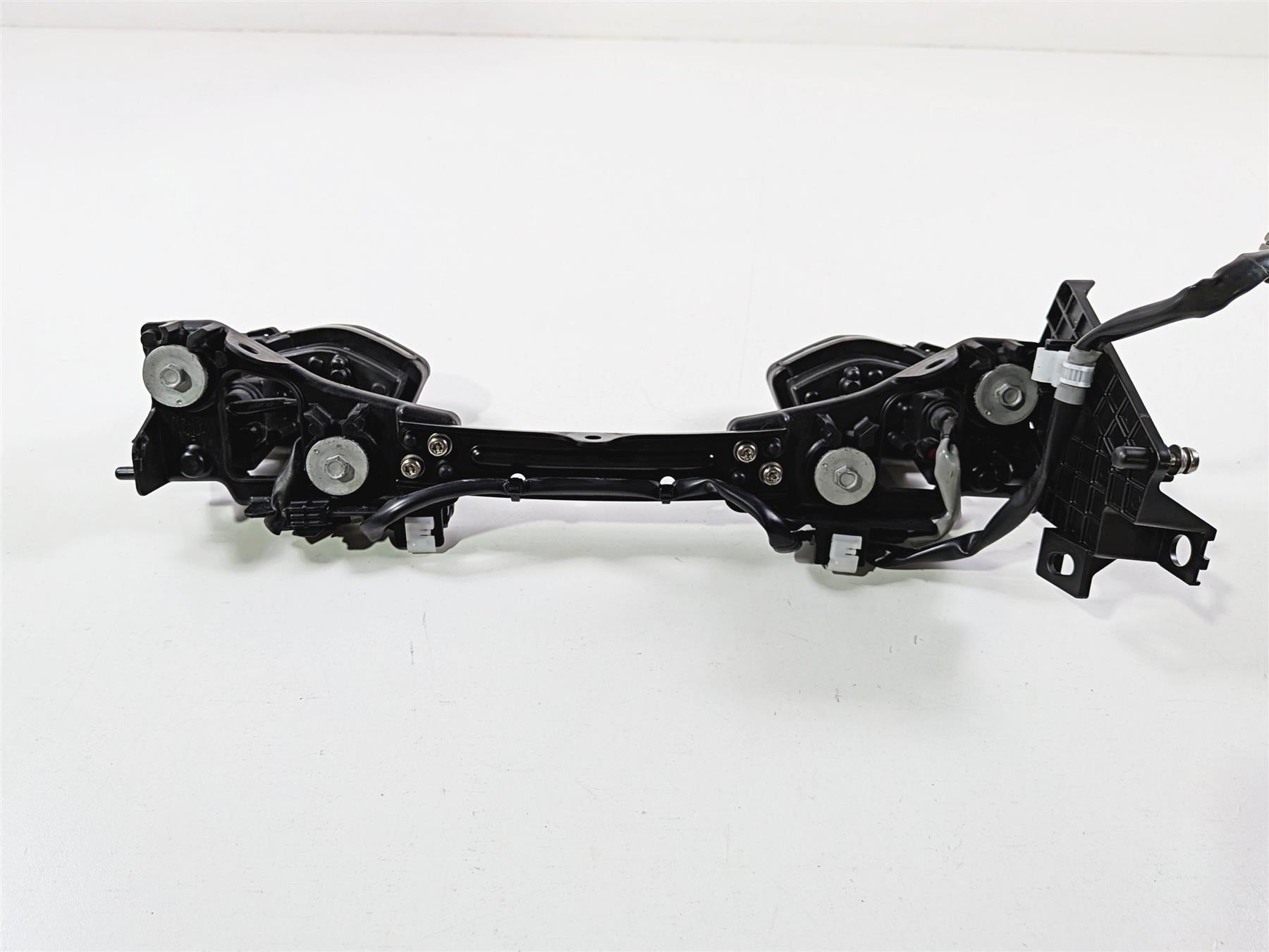 2022 Yamaha YZF R1 R1M RN65 Headlight Head Light Lamp Scratched B3L-84300-00-00-Mototech271