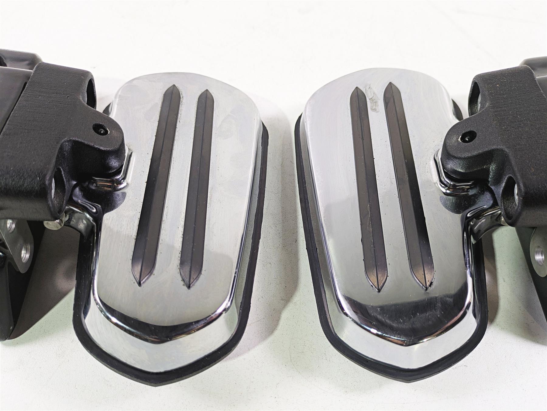 2017 Indian Chieftain Limited Rear Passenger Floor Board Set 5139179 5139180 {{ shop.shopifyCountryName }} - Mototech271