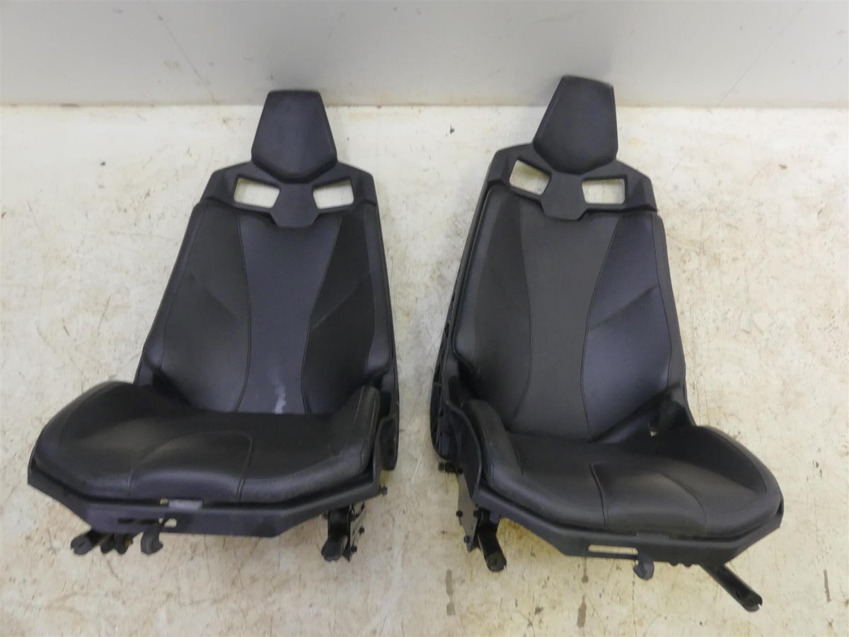 2018 Can Am Maverick X3 Turbo STD Driver Rider Passenger Seat Set 708002065 {{ shop.shopifyCountryName }} - Mototech271